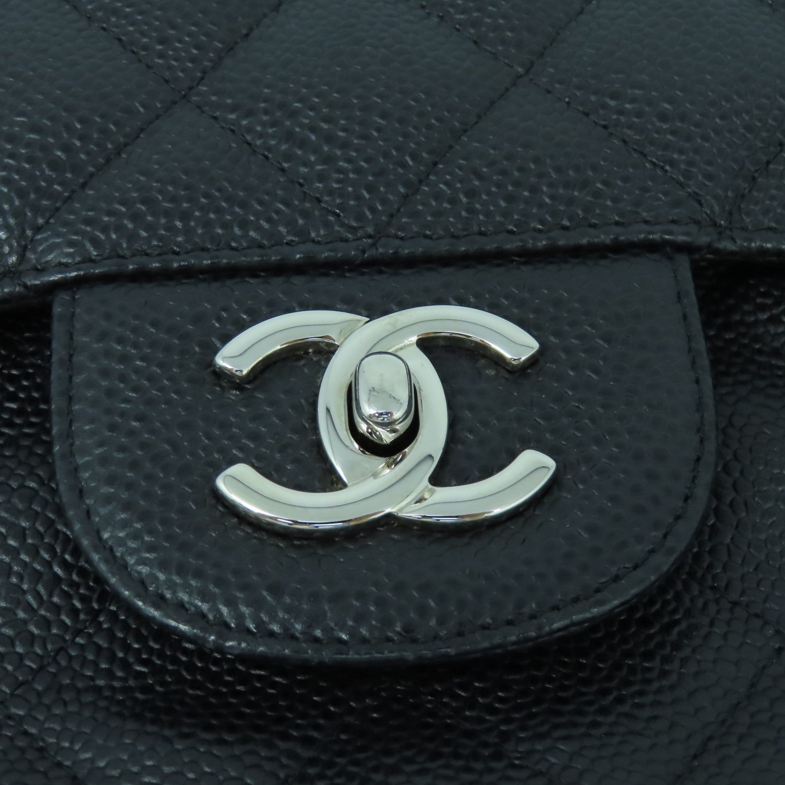 CHANEL 【激減優惠】菱格Caviar皮革Classic銀扣鏈帶肩背袋黑色