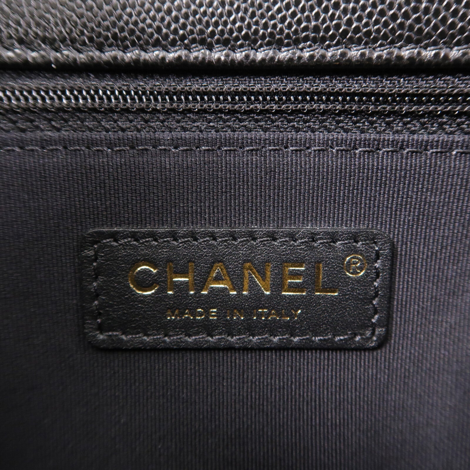CHANEL 牛皮皮革22P Mini Flap Bag鏈帶肩背袋
