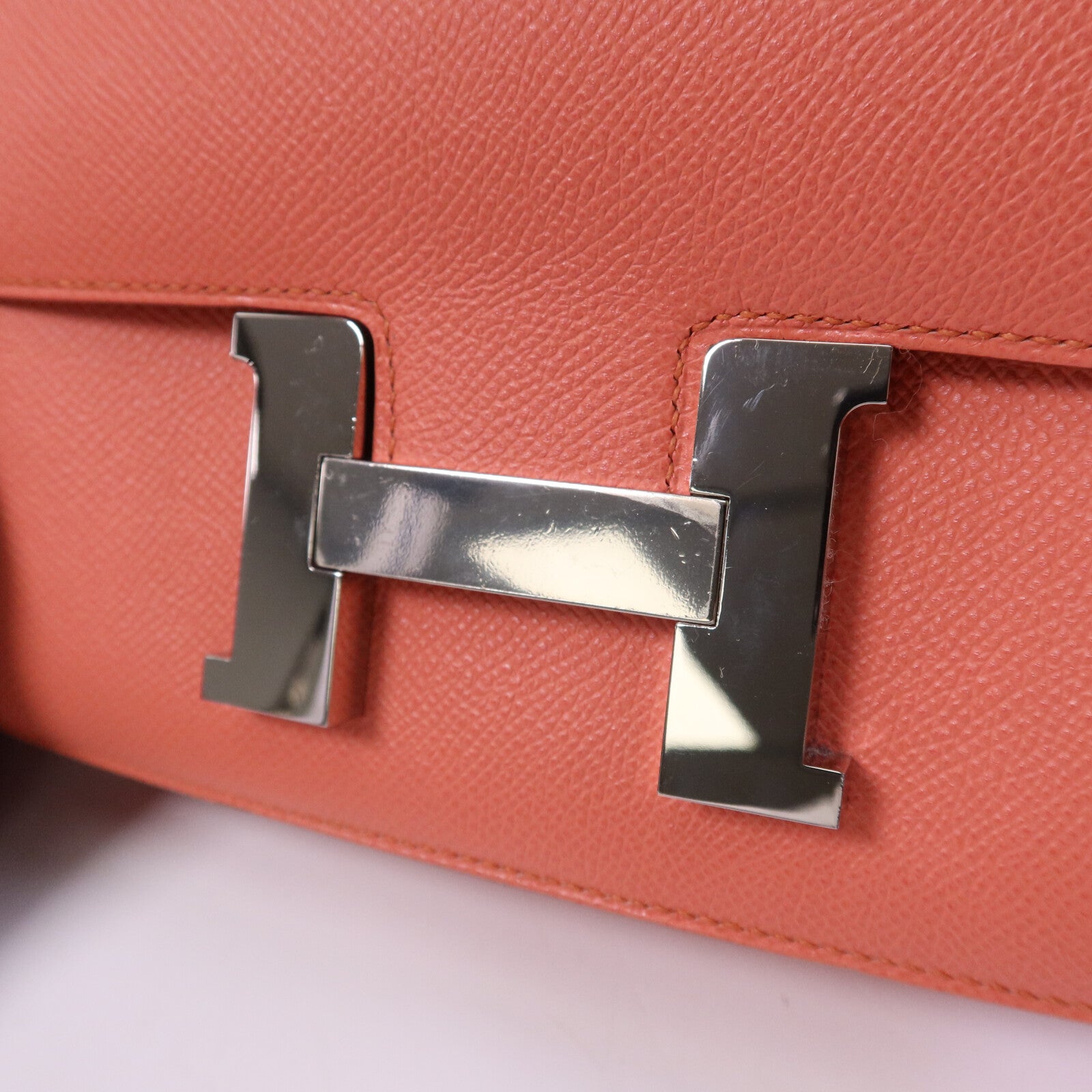 HERMES Epsom皮革Constance 24銀扣肩背袋Flamingo