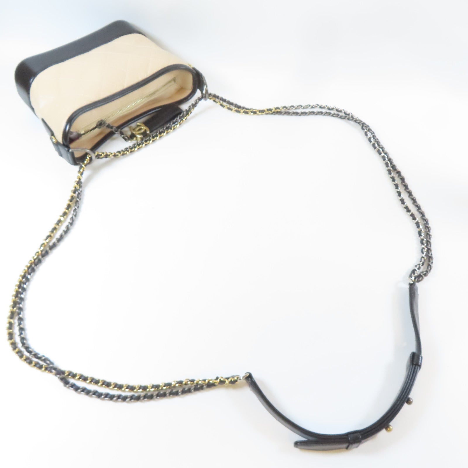 CHANEL 菱格牛皮皮革Gabreille Chain Shoulder Bag金扣/銀扣鏈帶肩背袋米色