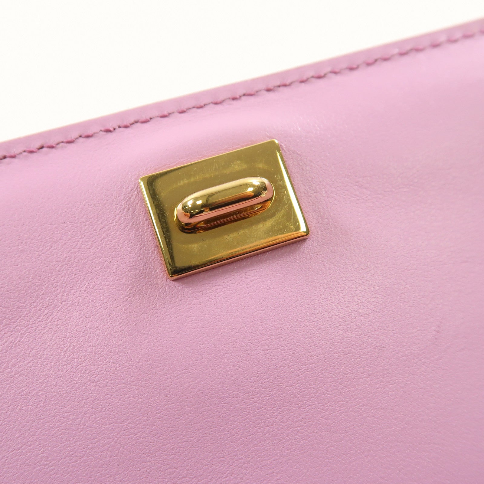 Salvatore Ferragamo 牛皮皮革Shoulder Bag金扣鏈帶肩背袋淺紫色