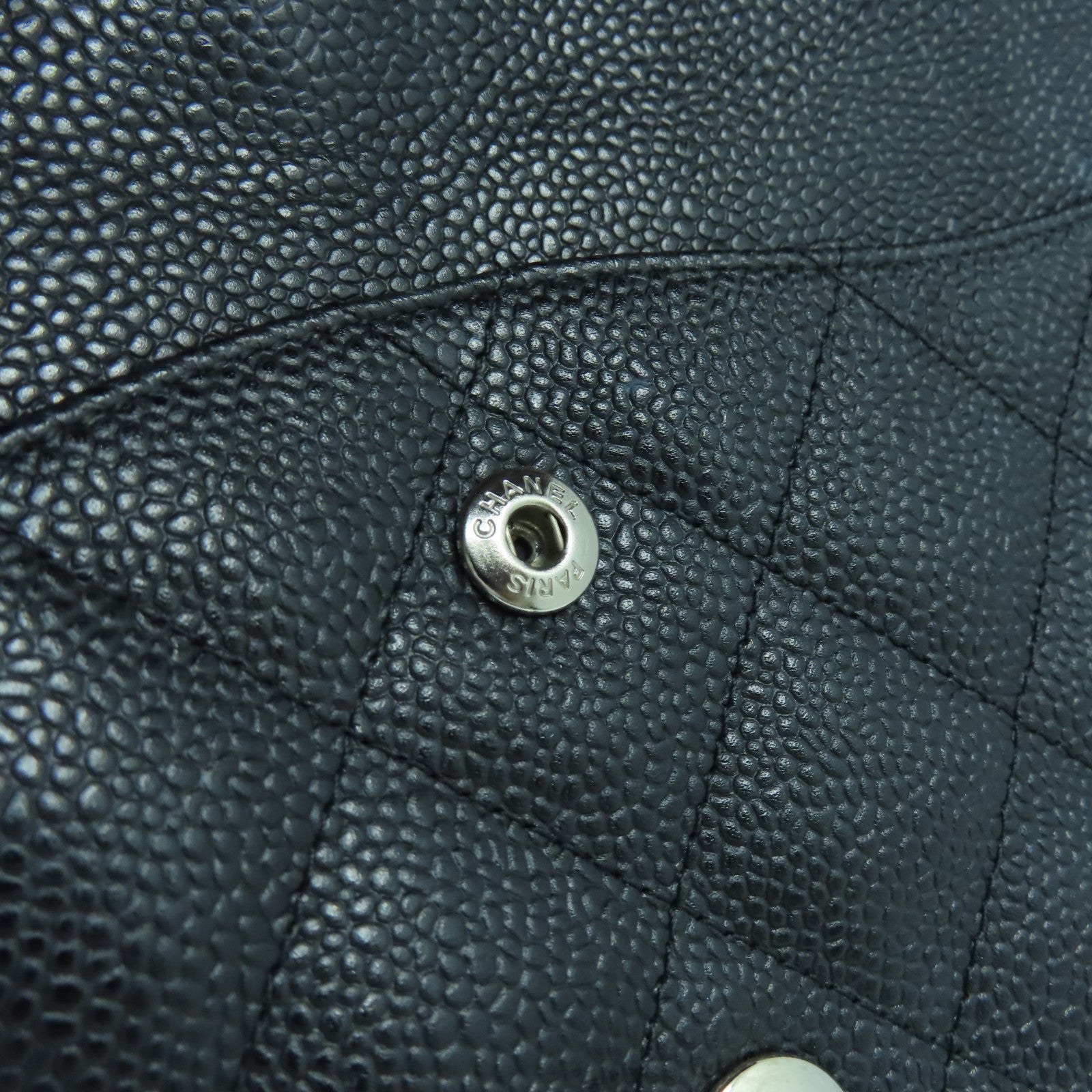 CHANEL 【激減優惠】菱格Caviar皮革Classic銀扣鏈帶肩背袋黑色