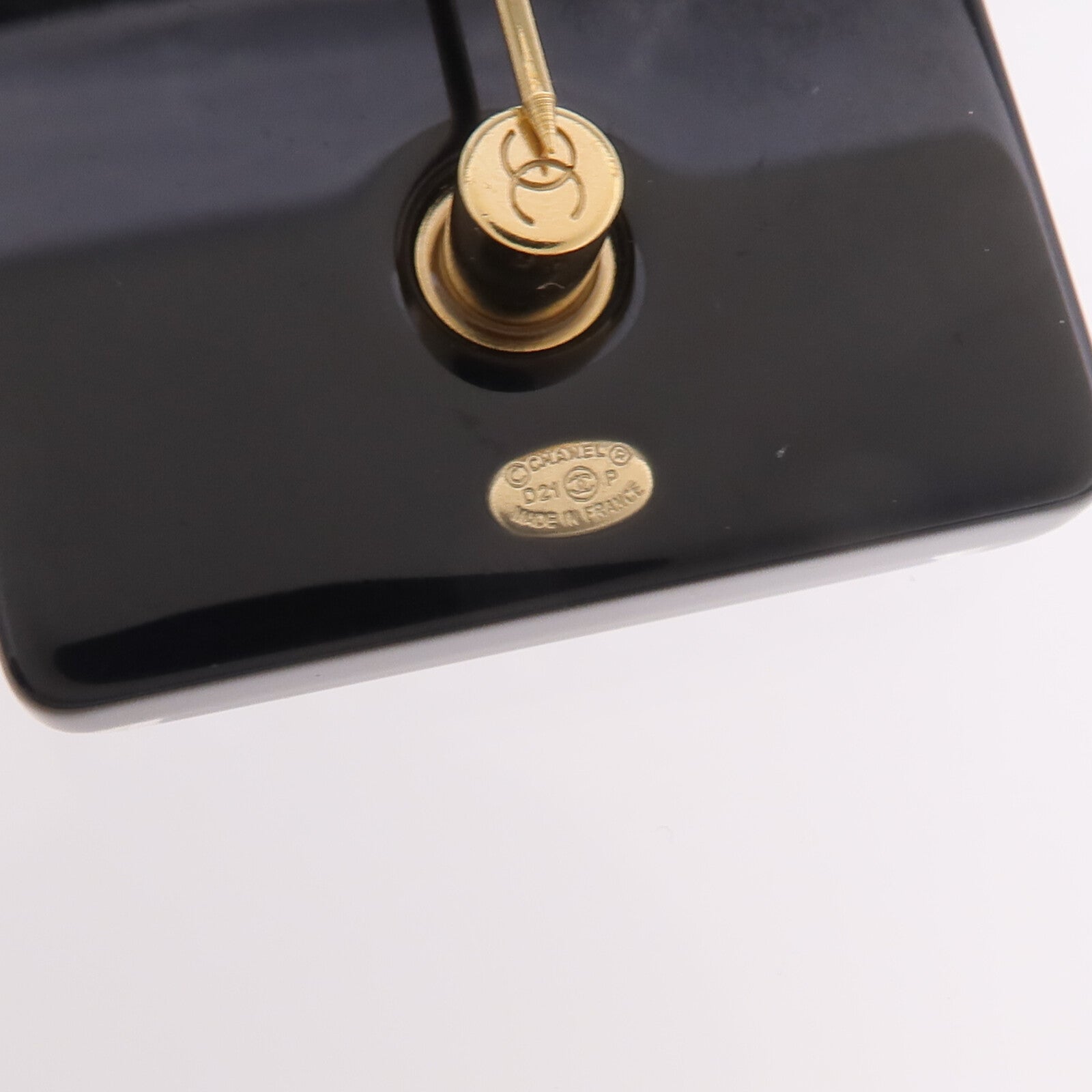 CHANEL PVC Brooch金扣胸針