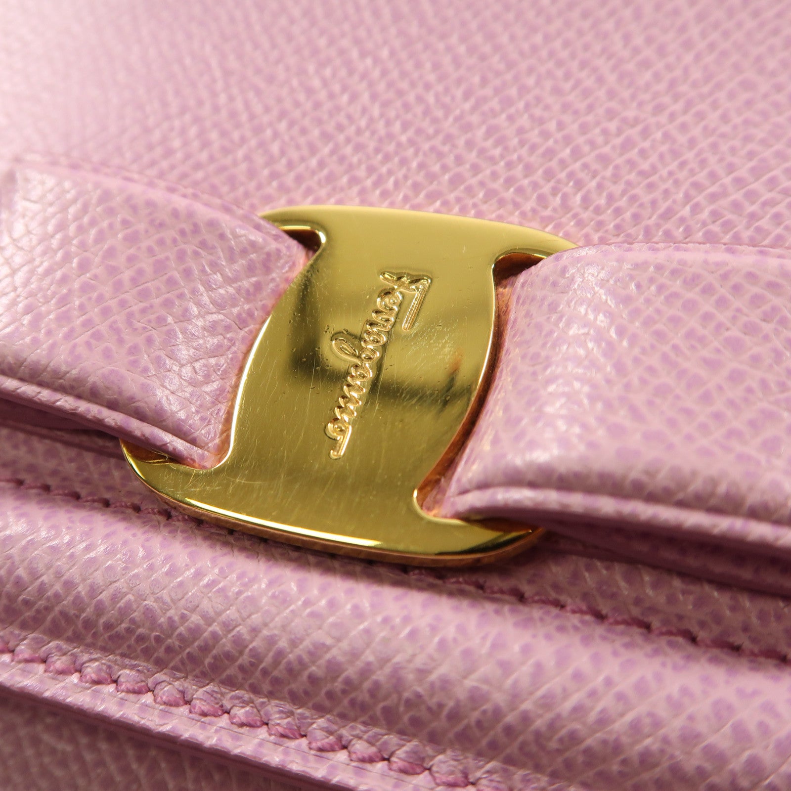 Salvatore Ferragamo 牛皮皮革Shoulder Bag金扣鏈帶肩背袋淺紫色