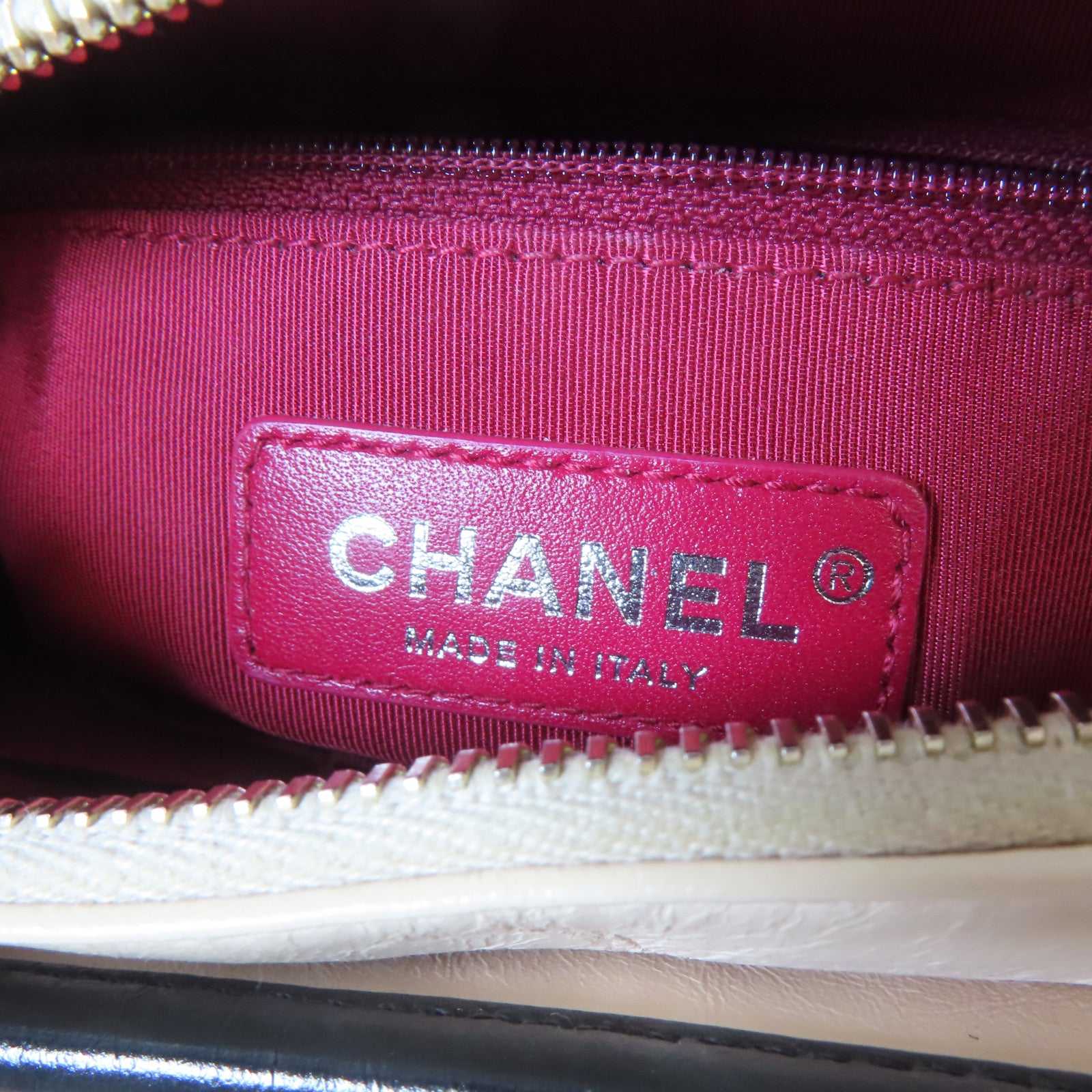 CHANEL 菱格牛皮皮革Gabreille Chain Shoulder Bag金扣/銀扣鏈帶肩背袋米色