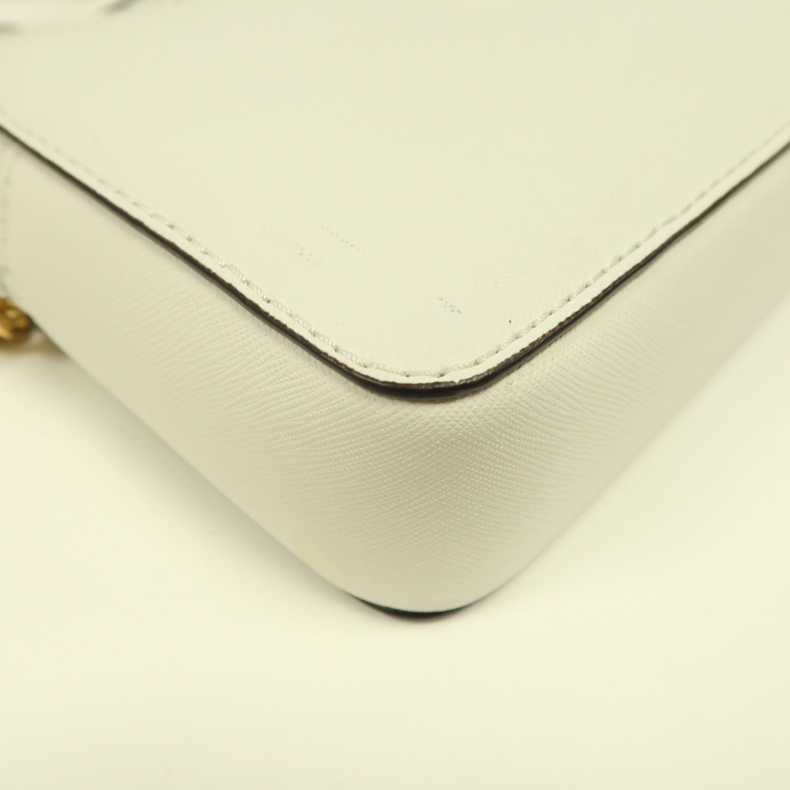 Michael Kors 皮革Jet Set Travel Medium金扣鏈帶肩背袋白色