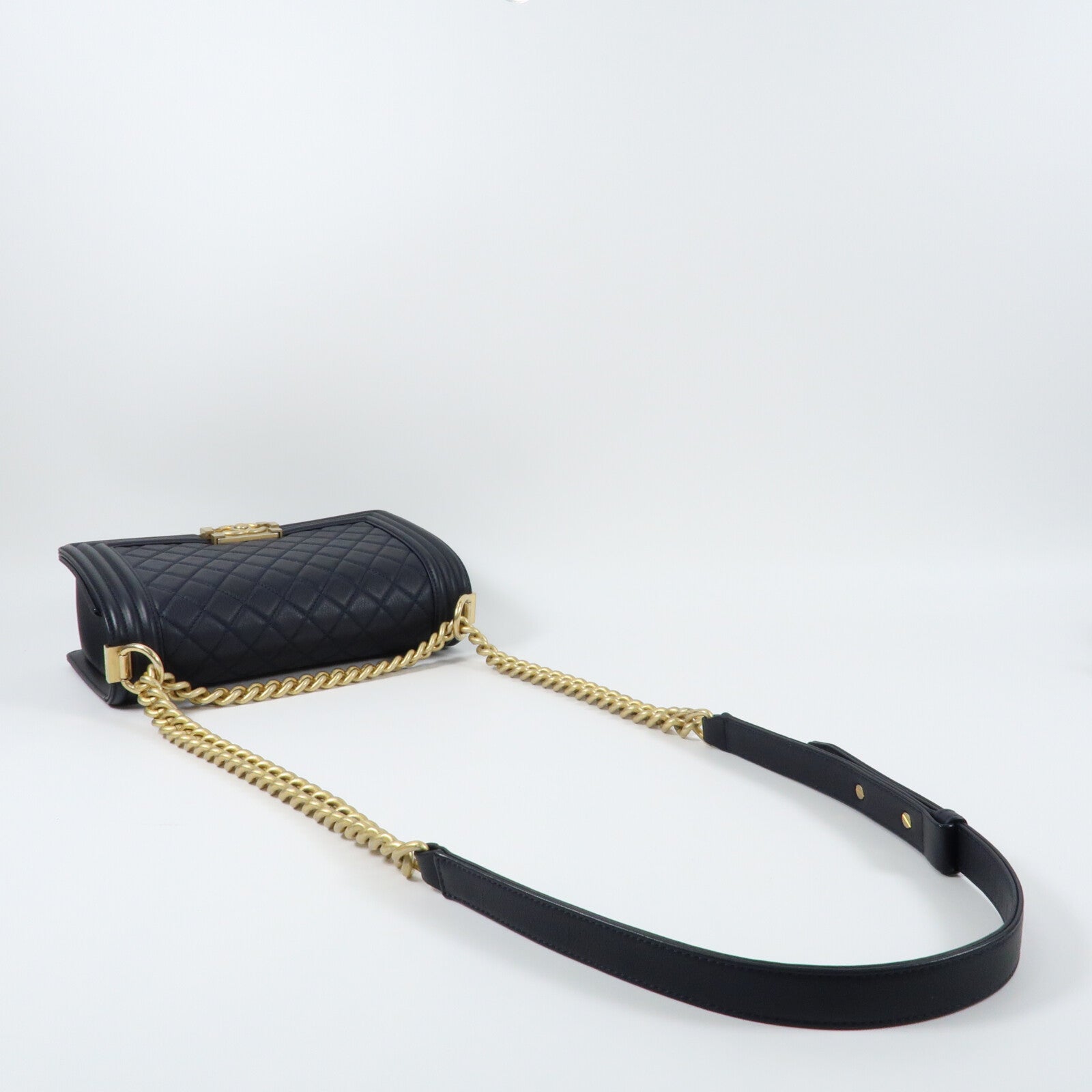 CHANEL 羊皮皮革Boy 25金扣鏈帶肩背袋