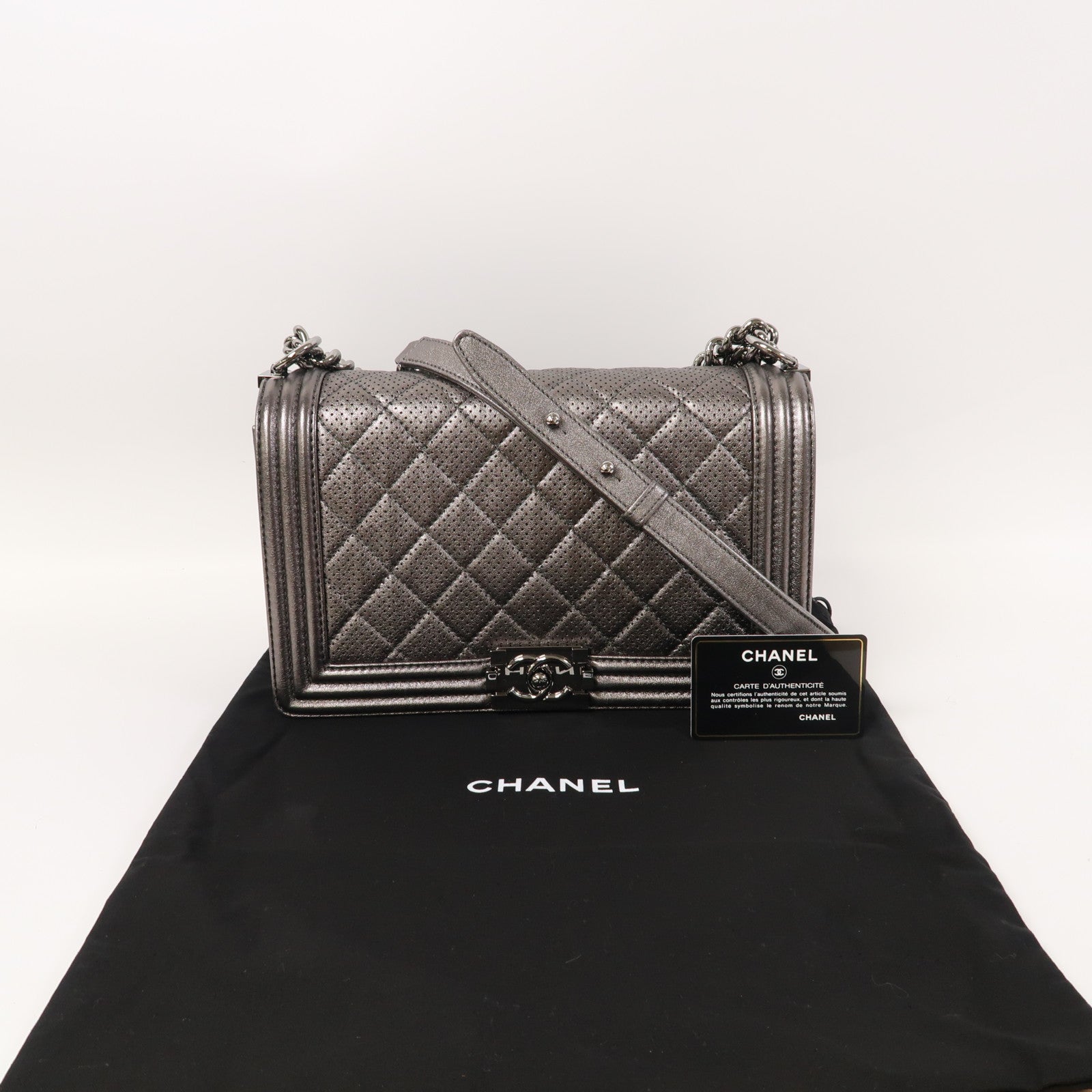 CHANEL 【激減優惠】菱格牛皮皮革Boy銀扣鏈帶肩背袋銀色