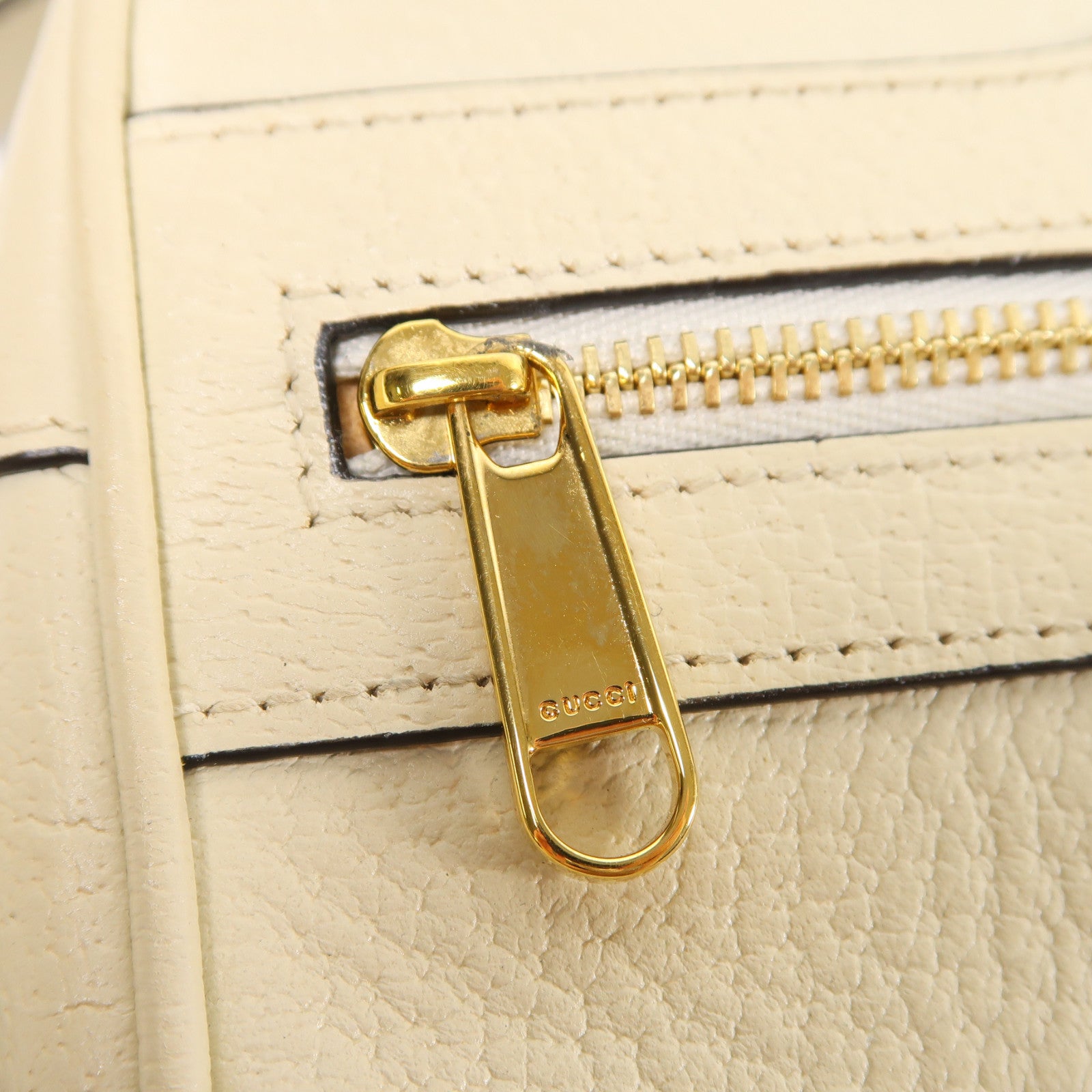 GUCCI 牛皮皮革Shoulder Bag金扣肩背袋白色