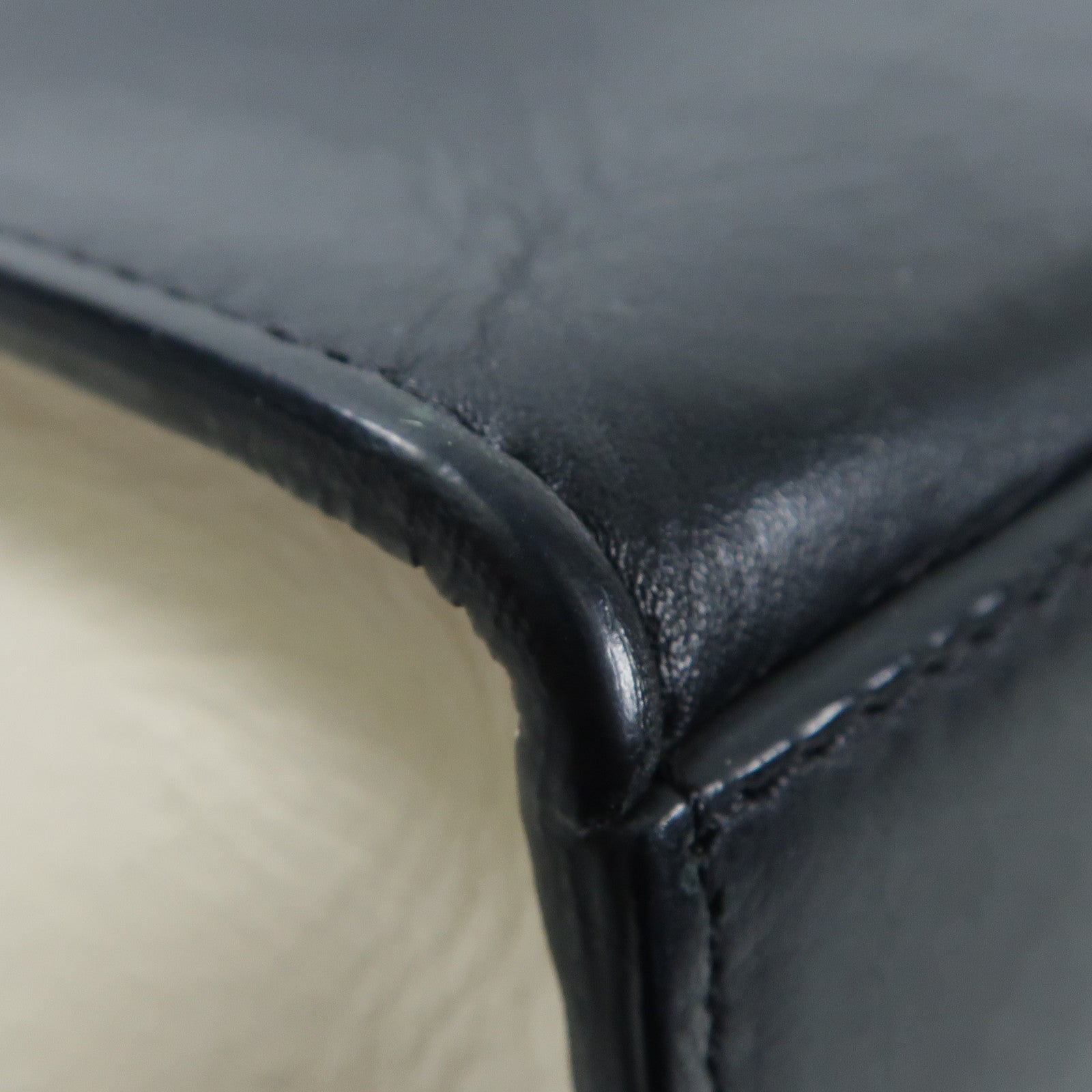 CELINE 牛皮皮革Trapeze銀扣手挽袋