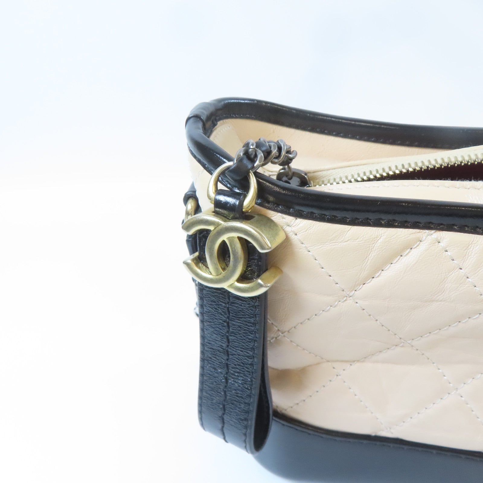 CHANEL 菱格牛皮皮革Gabreille Chain Shoulder Bag金扣/銀扣鏈帶肩背袋米色
