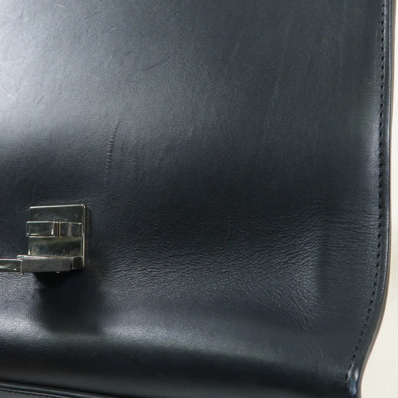 CELINE 牛皮皮革Trapeze銀扣手挽袋