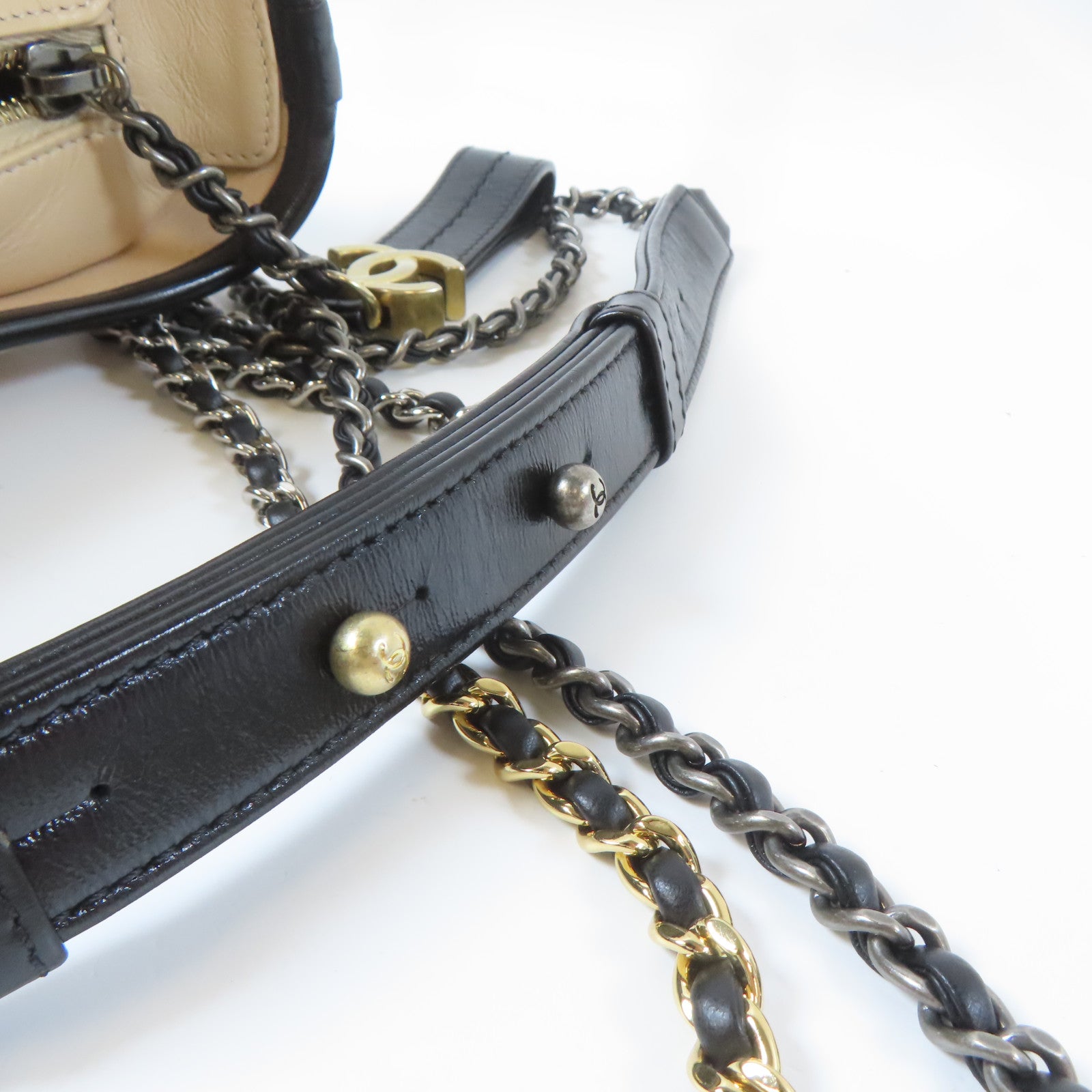 CHANEL 菱格牛皮皮革Gabreille Chain Shoulder Bag金扣/銀扣鏈帶肩背袋米色