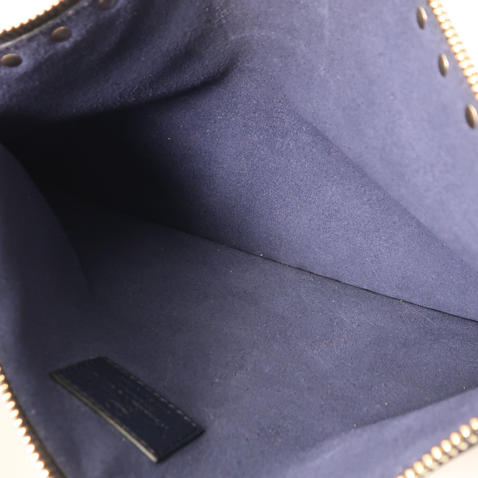 Valentino 牛皮皮革Garavani Rockstud Clutch金扣手拿包
