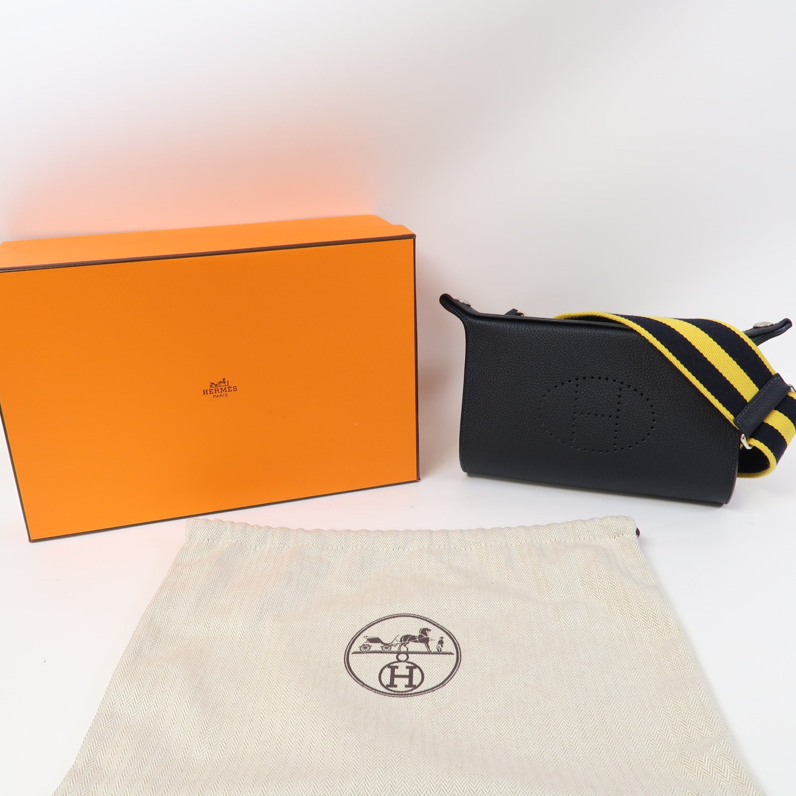 HERMES Clemence皮革Videpoches銀扣肩背袋2Z Bleu Nuit深夜藍