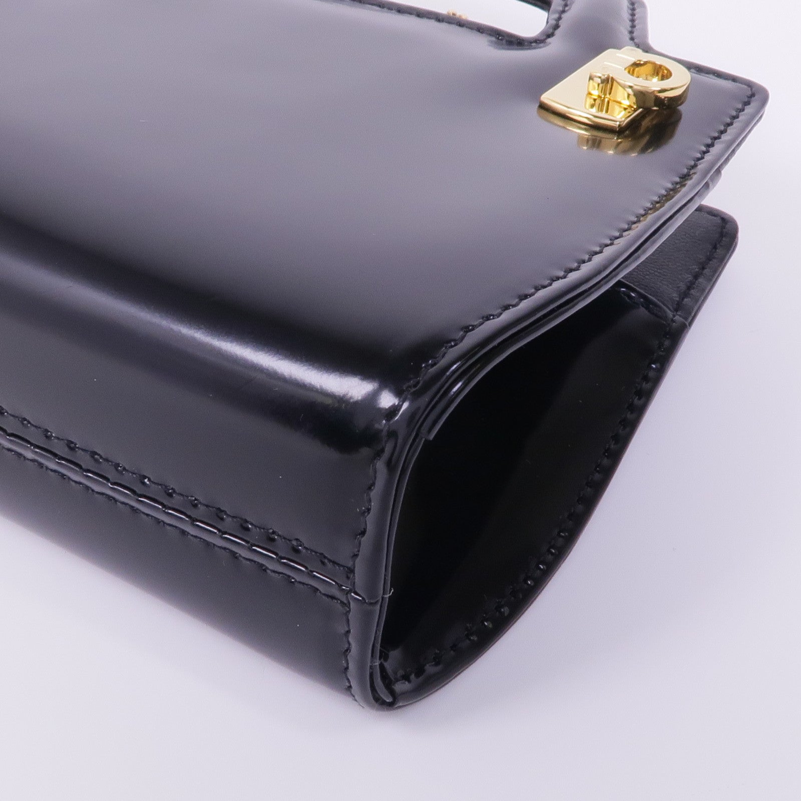 Salvatore Ferragamo 牛皮皮革Micro Wanda Bag金扣手挽肩背兩用袋