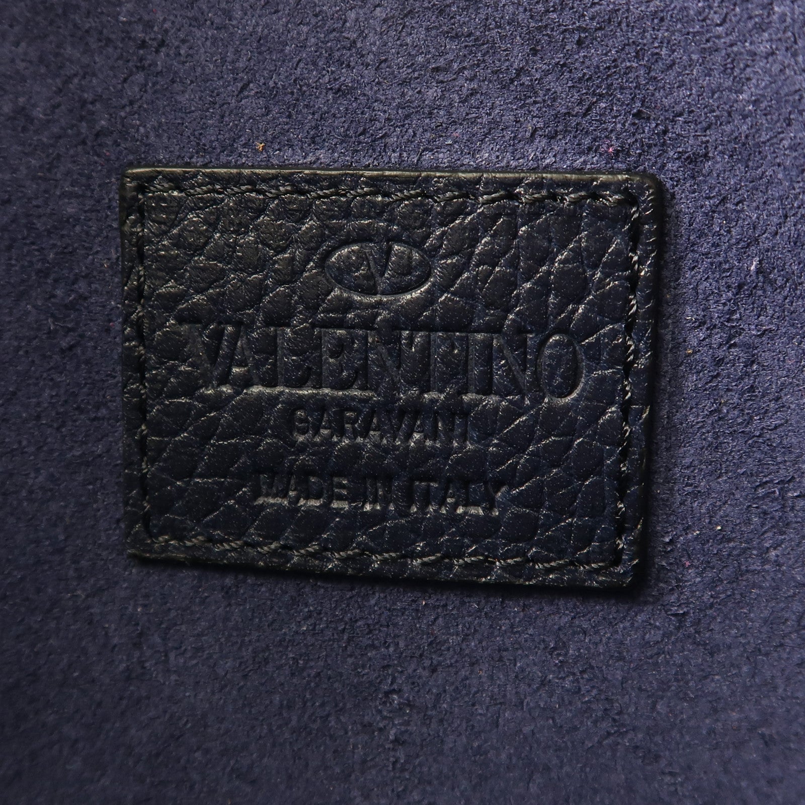 Valentino 牛皮皮革Garavani Rockstud Clutch金扣手拿包