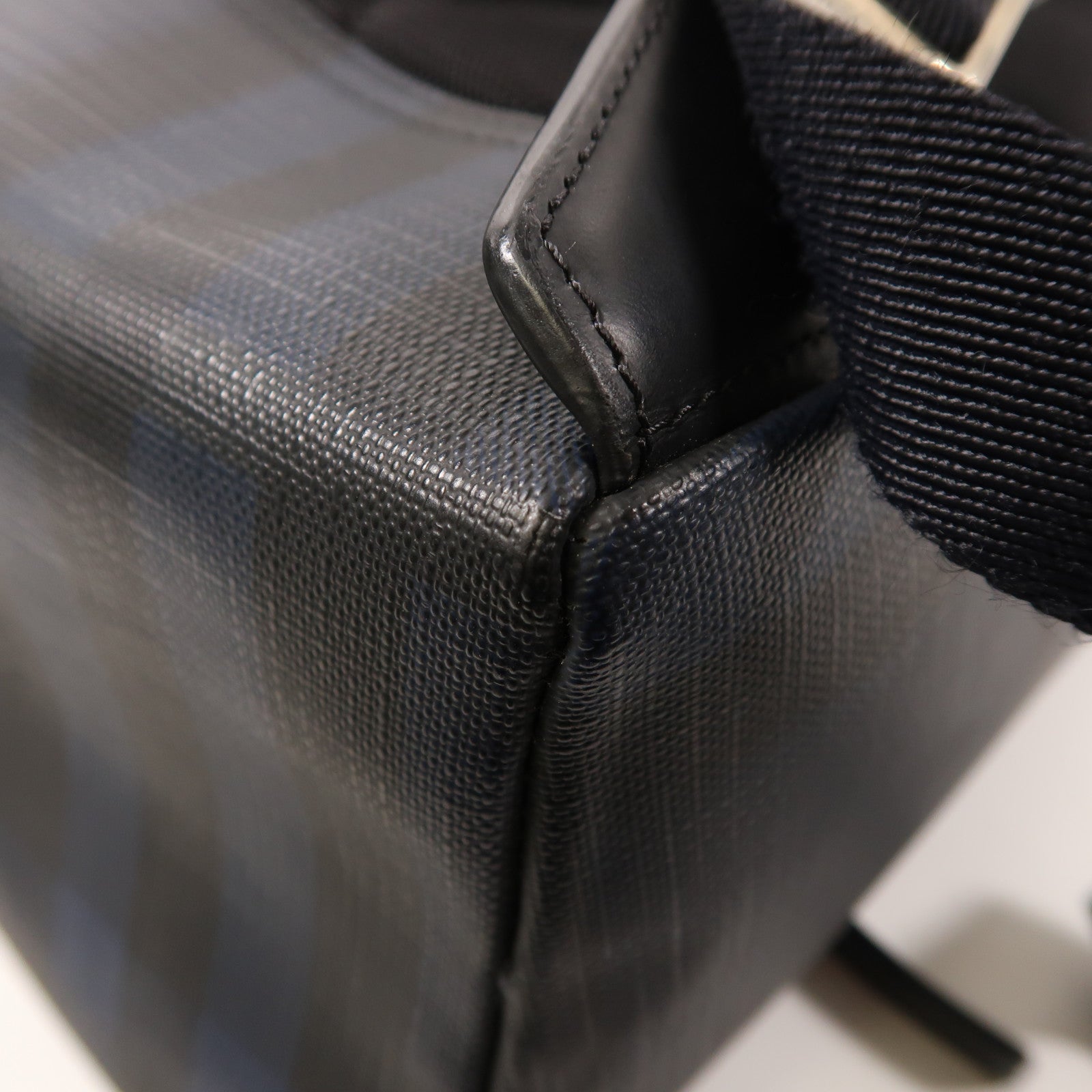 BURBERRY 塗層帆布Backpack銀扣背包