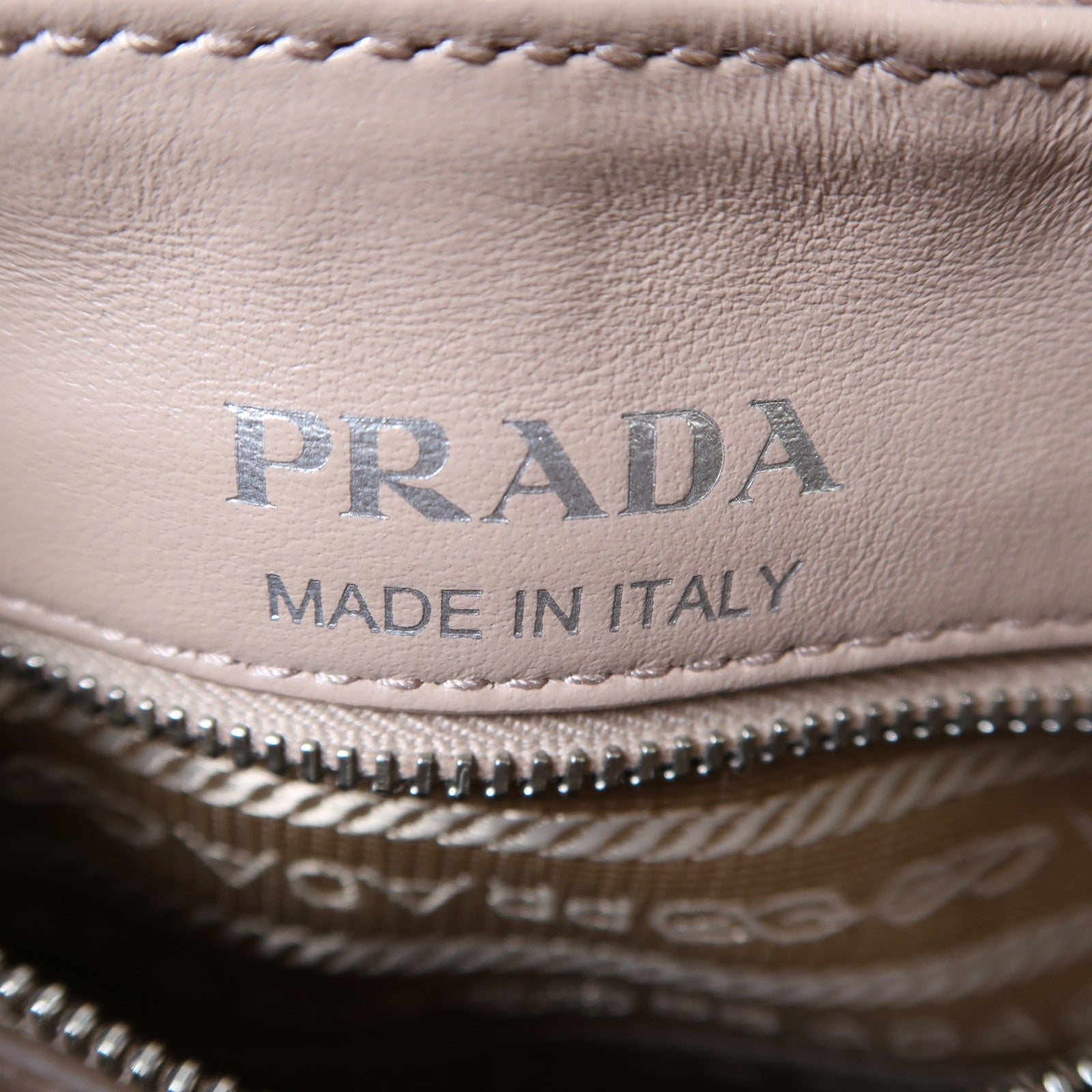 PRADA 牛皮皮革Shoulder Bag銀扣鏈帶肩背袋粉紅色