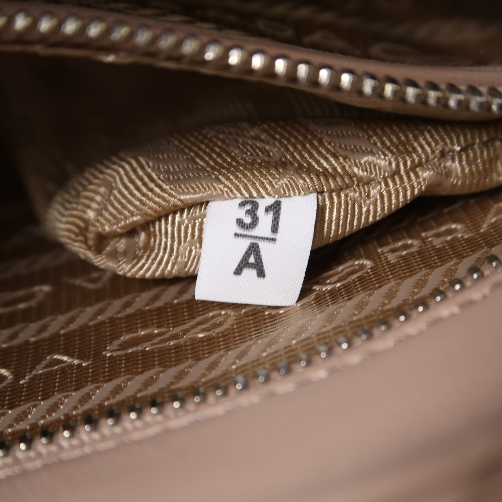 PRADA 牛皮皮革Shoulder Bag銀扣鏈帶肩背袋粉紅色
