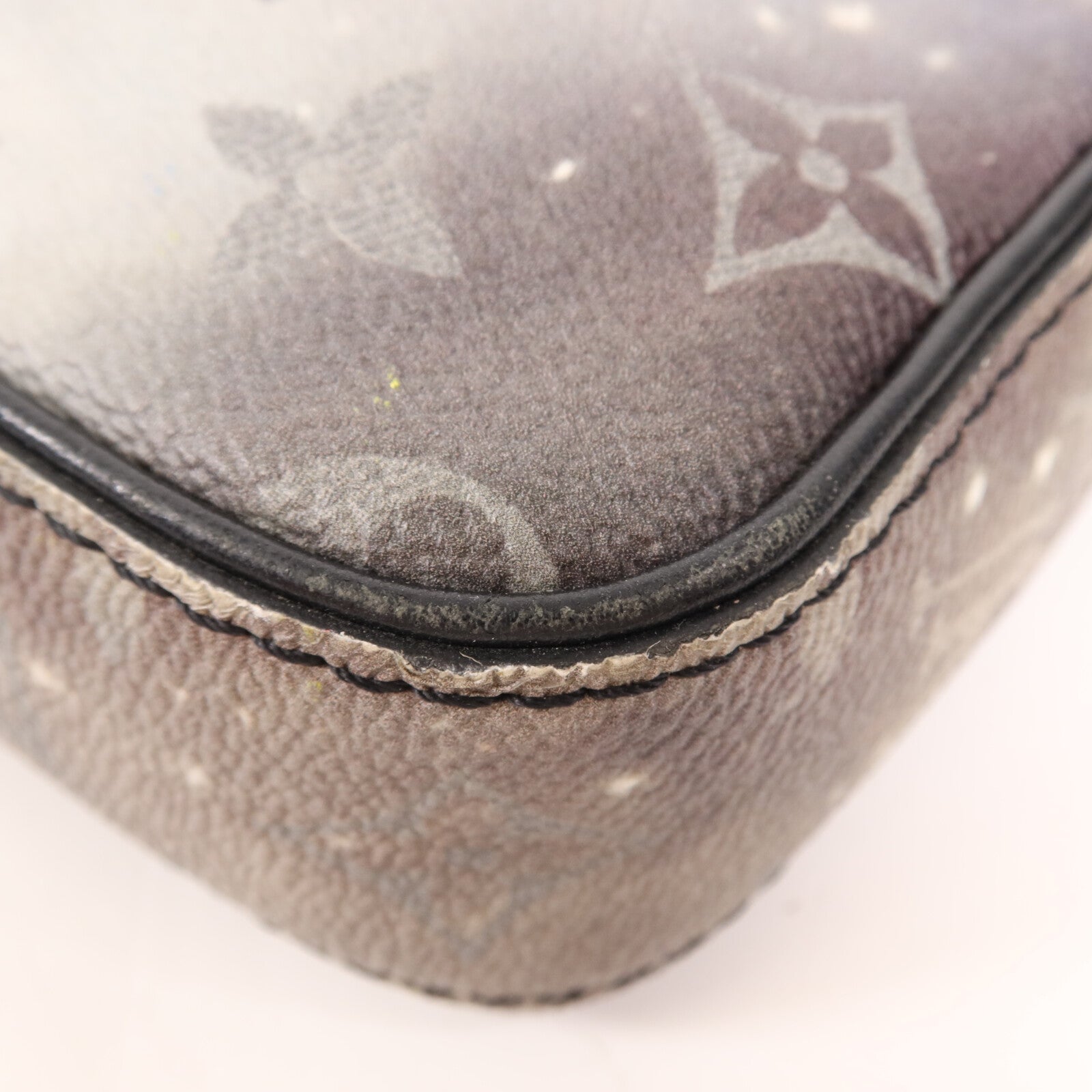 LOUIS VUITTON Monogram Galaxy Alpha Messenger肩背袋