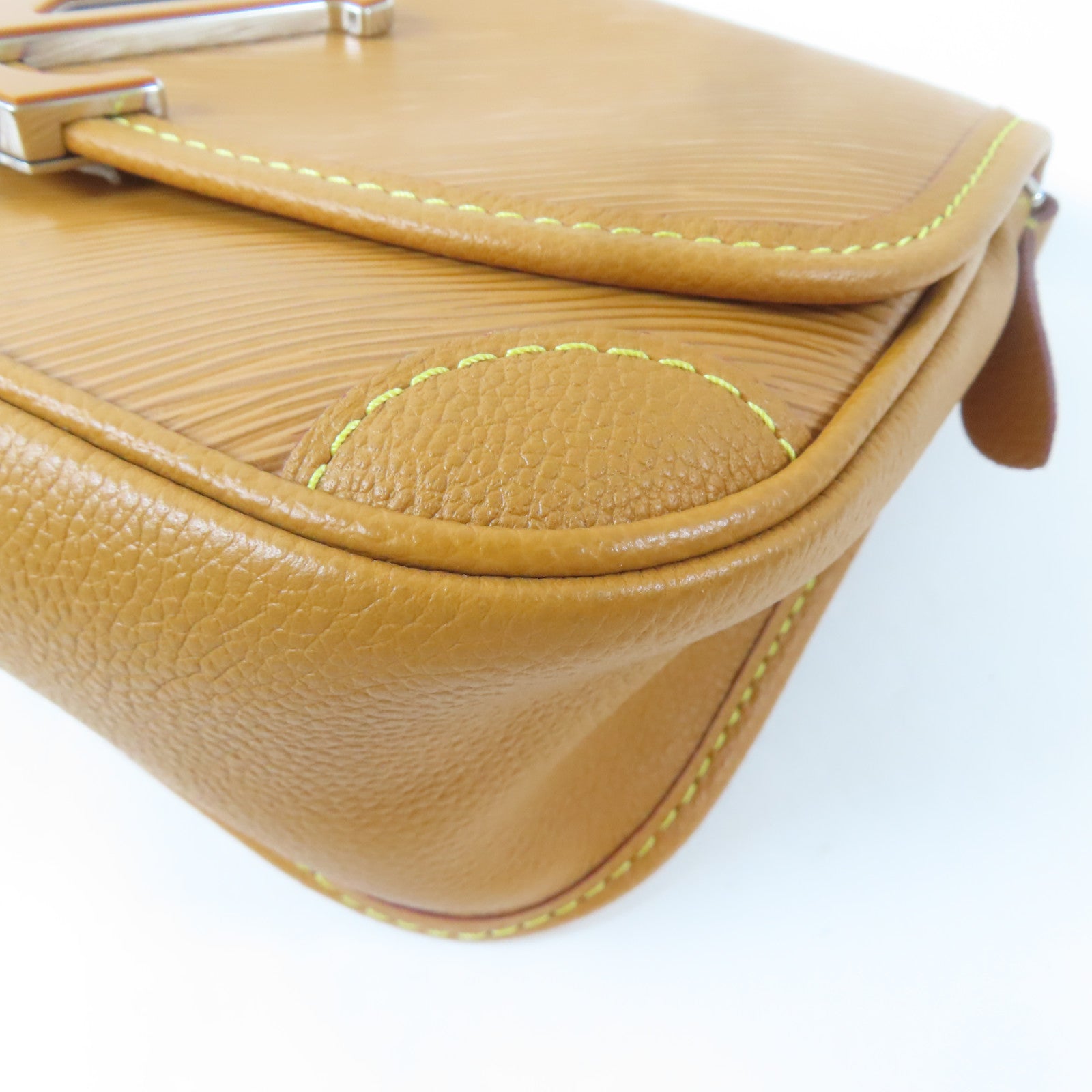 LOUIS VUITTON Epi Buci銀扣肩背袋啡色