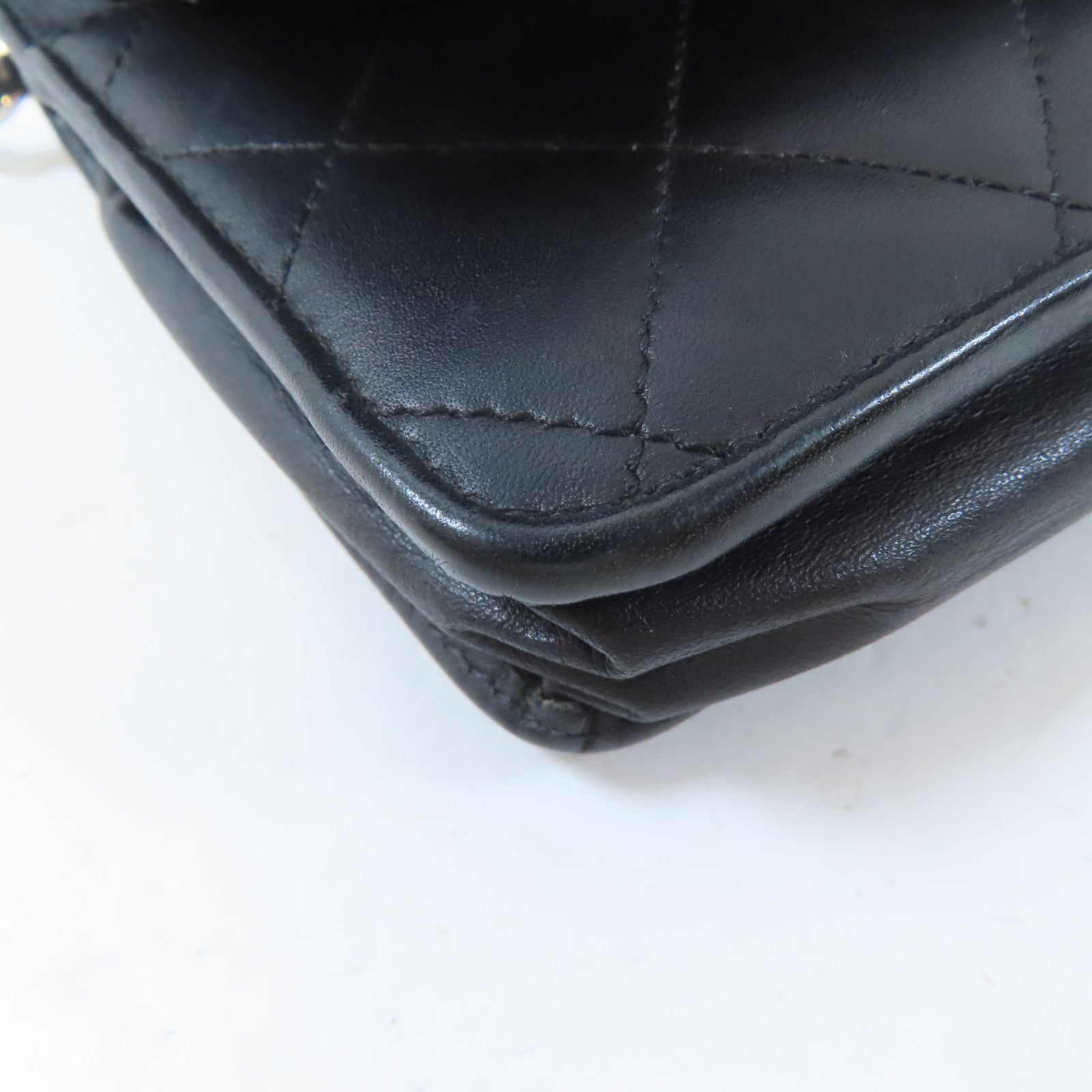 CHANEL 【激減優惠】菱格牛皮皮革Cambon Wallet On Chain銀扣鏈帶肩背袋黑色