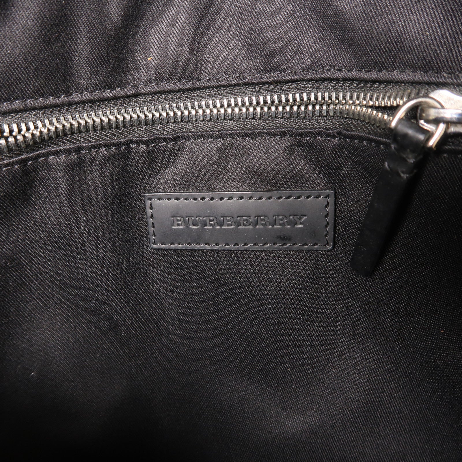 BURBERRY 塗層帆布Backpack銀扣背包