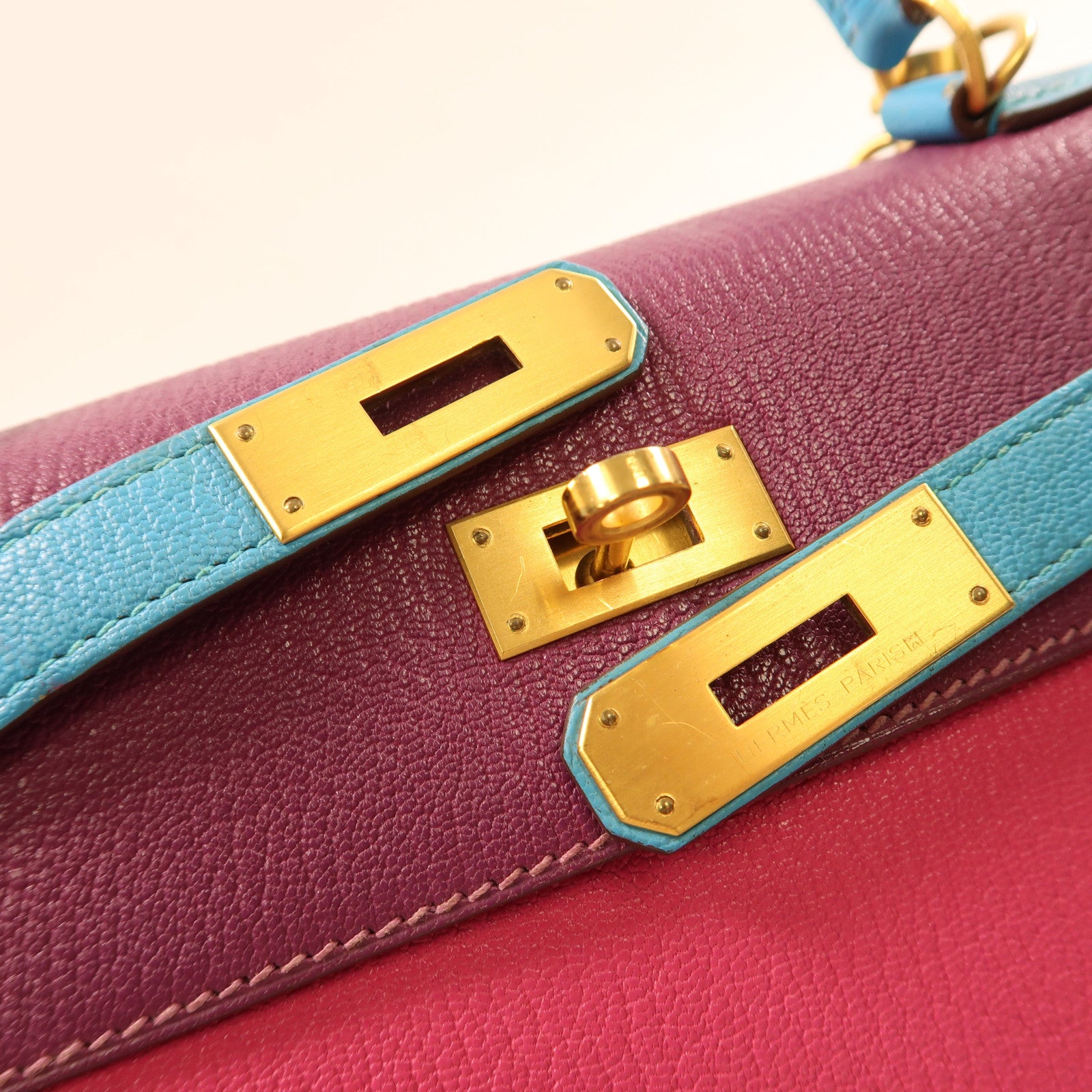 HERMES 【激減優惠】Chevre皮革Kelly 28金扣手挽肩背兩用袋