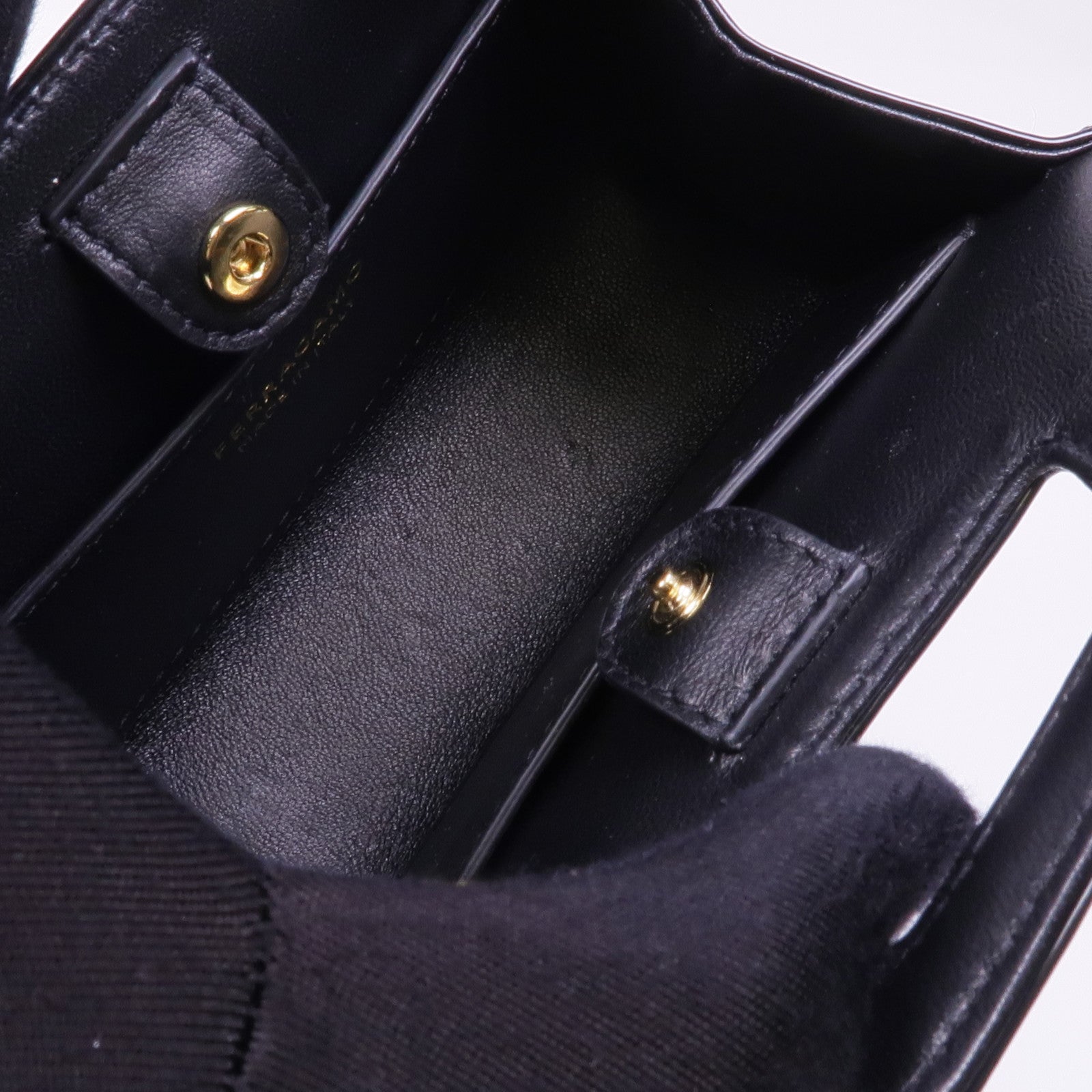 Salvatore Ferragamo 牛皮皮革Micro Wanda Bag金扣手挽肩背兩用袋