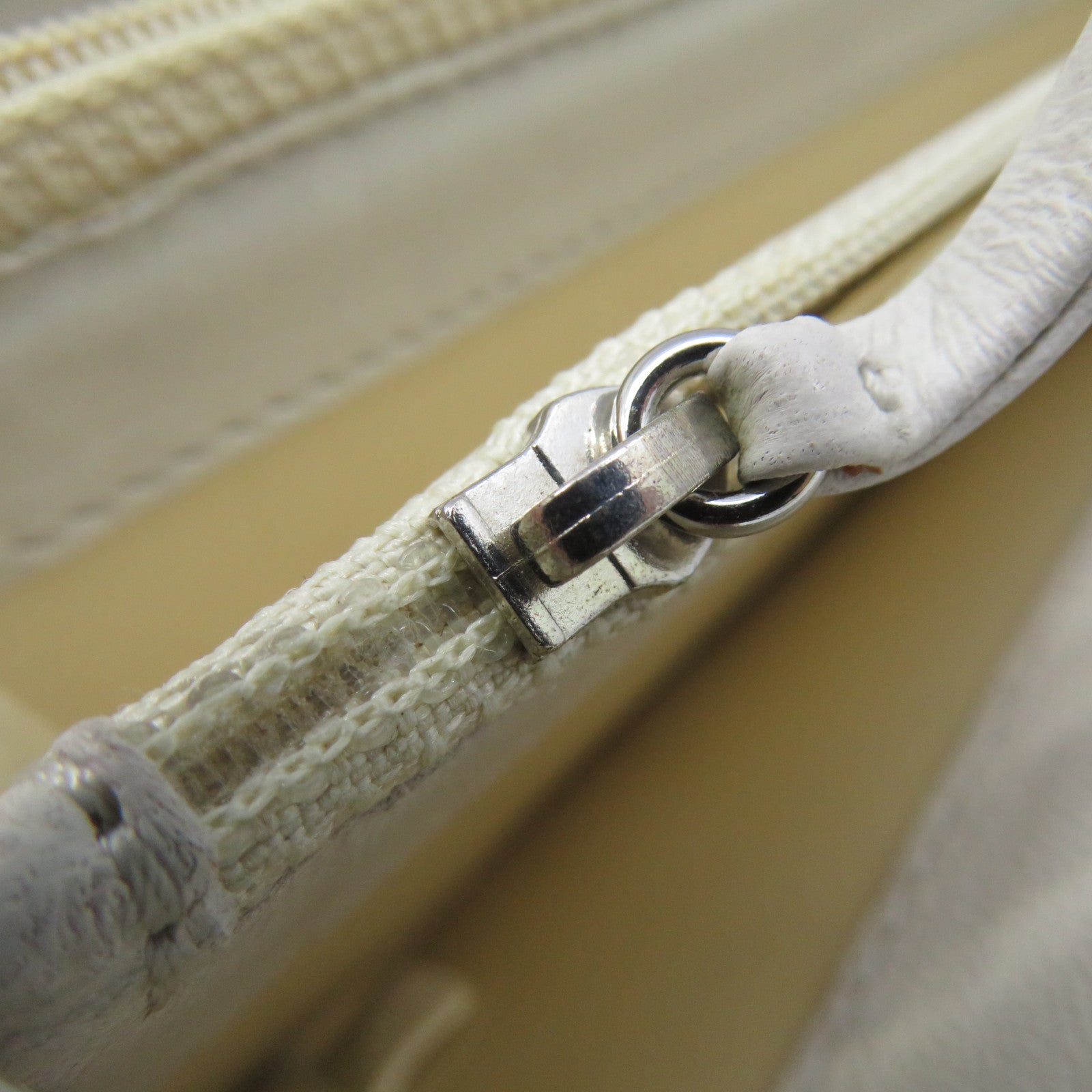 CHANEL 【激減優惠】菱格羊皮皮革Chain Shoulder Bag銀扣鏈帶肩背袋米白色
