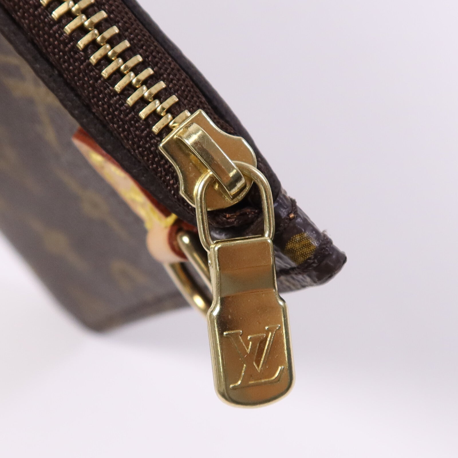 LOUIS VUITTON Monogram Neverfull Pouch金扣手拿包