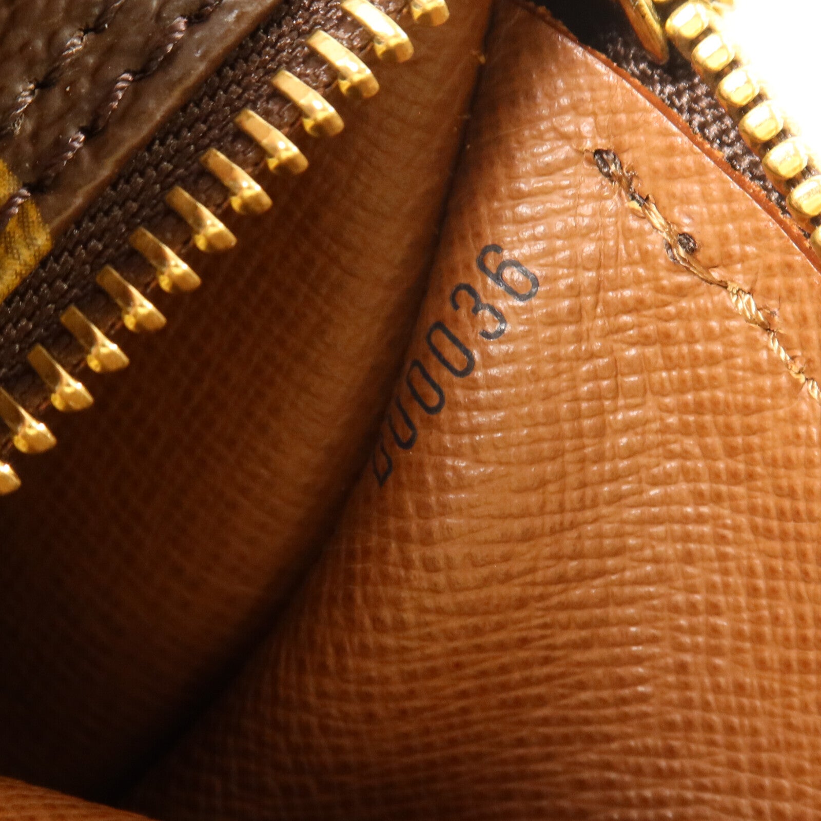 LOUIS VUITTON Monogram Papillon PM金扣手挽袋
