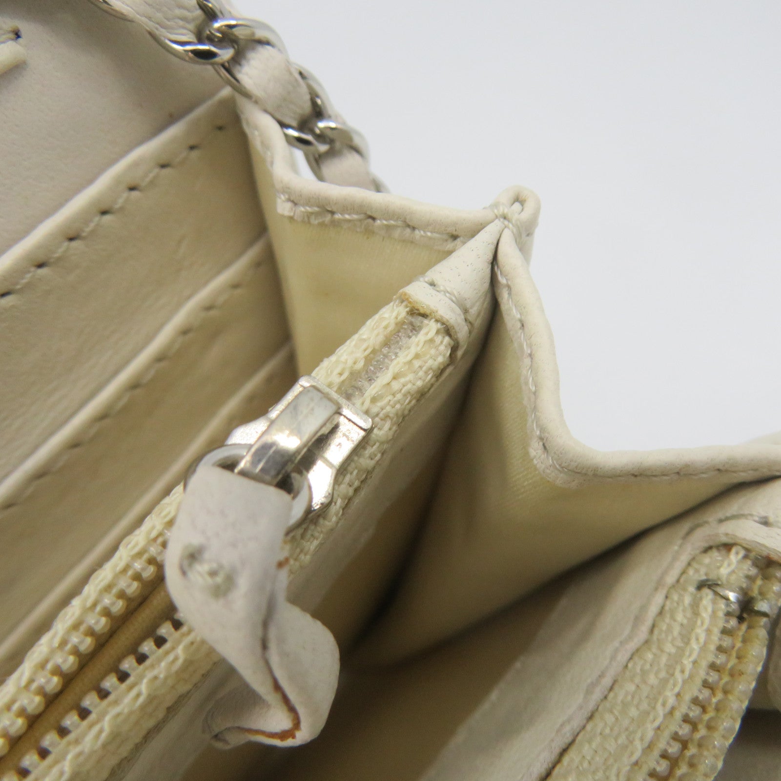 CHANEL 【激減優惠】菱格羊皮皮革Chain Shoulder Bag銀扣鏈帶肩背袋米白色