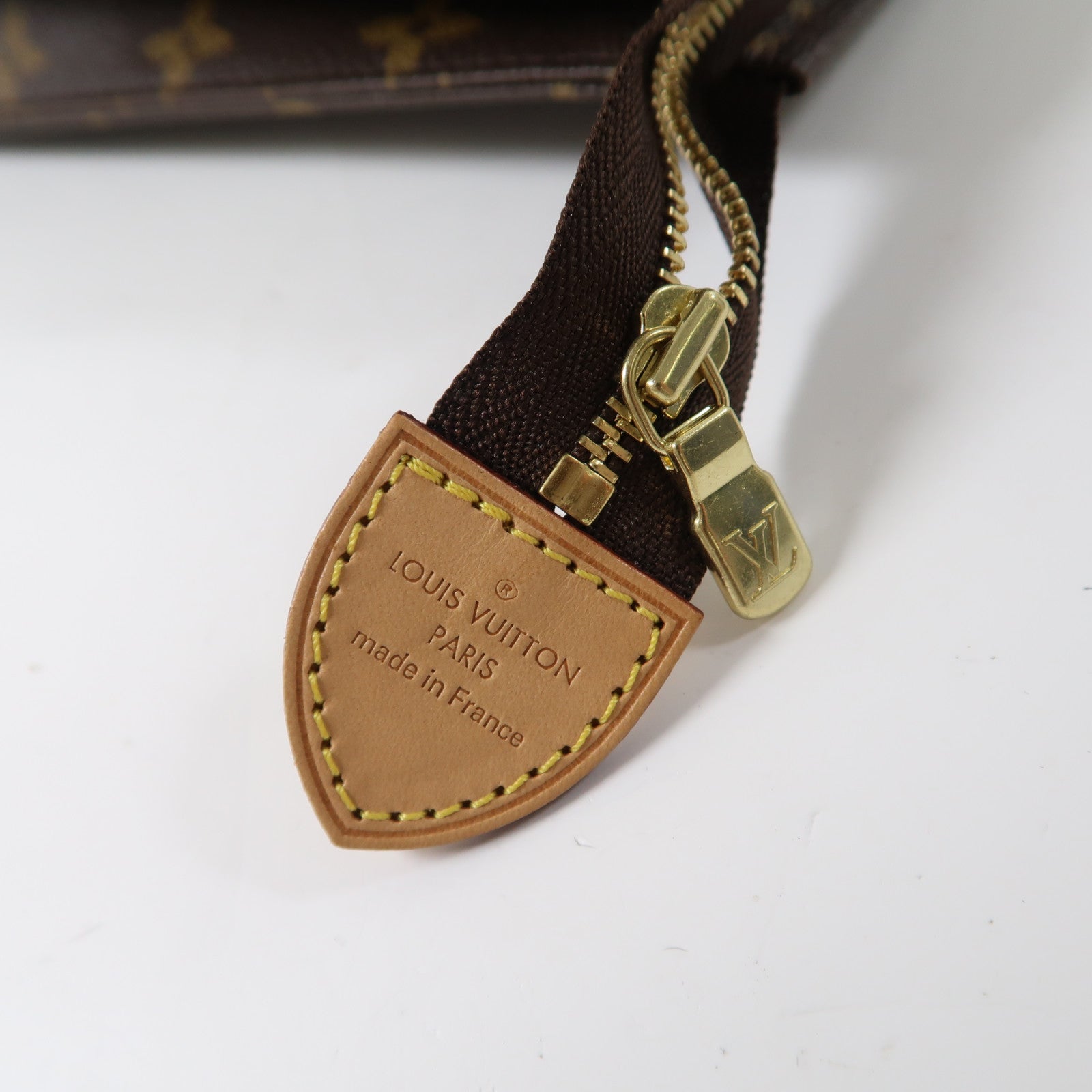 LOUIS VUITTON Monogram Poche Toilette 26金扣手拿包棕色
