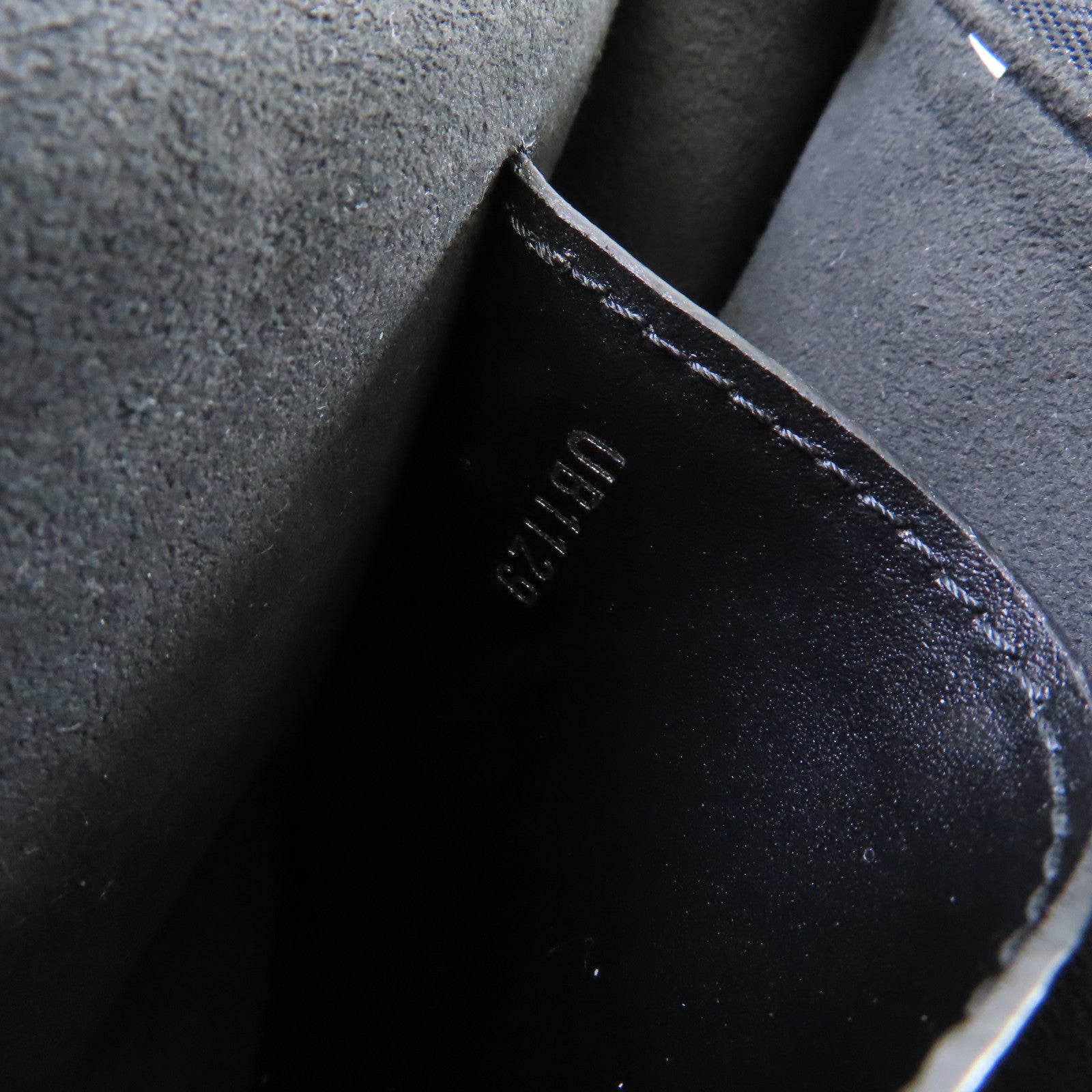 LOUIS VUITTON 牛皮皮革Mylockme Chain Pochette Shoulder Bag鏈帶肩背袋黑色