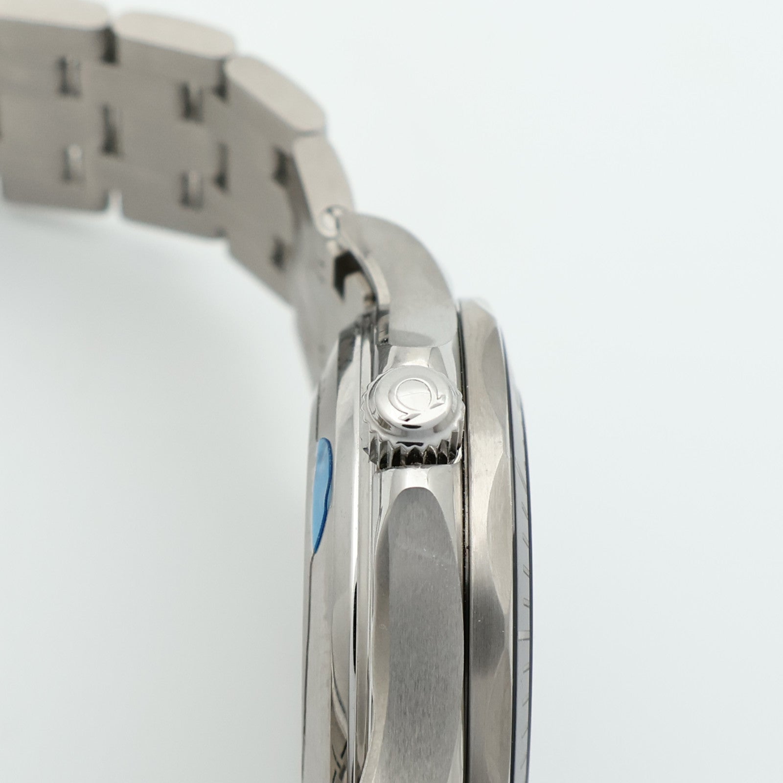 OMEGA Seamaster James Bond 212.30.41.20.01.005