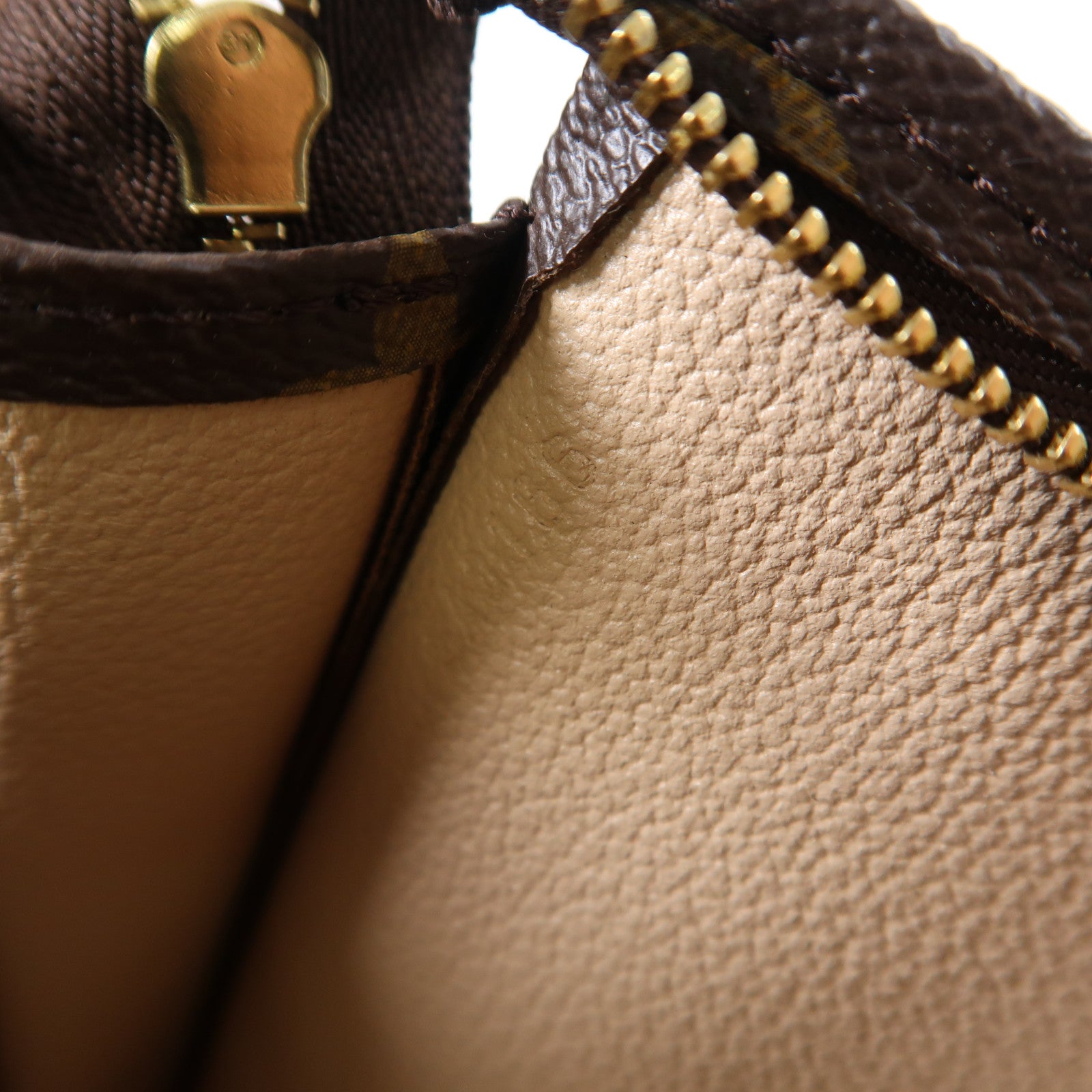 LOUIS VUITTON Monogram Poche Toilette 26金扣手拿包棕色
