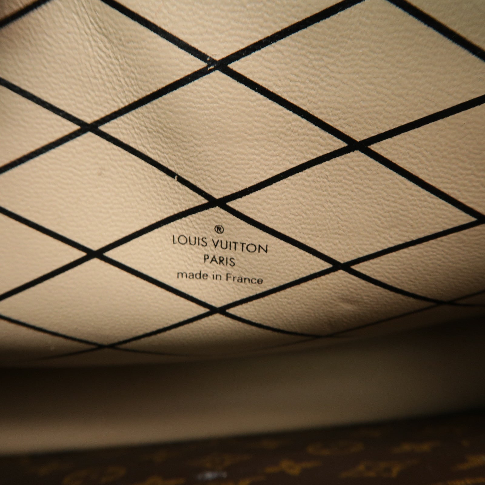 LOUIS VUITTON **【激減優惠】Monogram Reverse Trunk Clutch金扣肩背袋啡色/黑色
