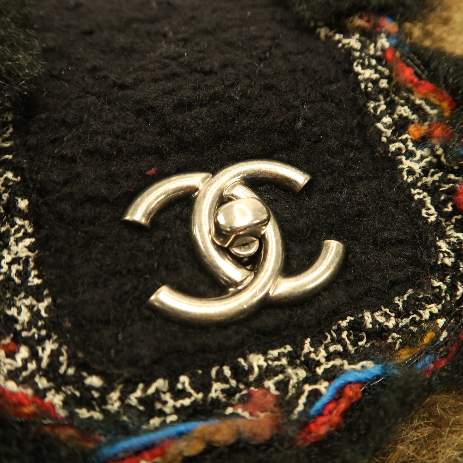 CHANEL 【激減優惠】軟呢/Fur Chain Shoulder銀扣鏈帶肩背袋米色/黑色