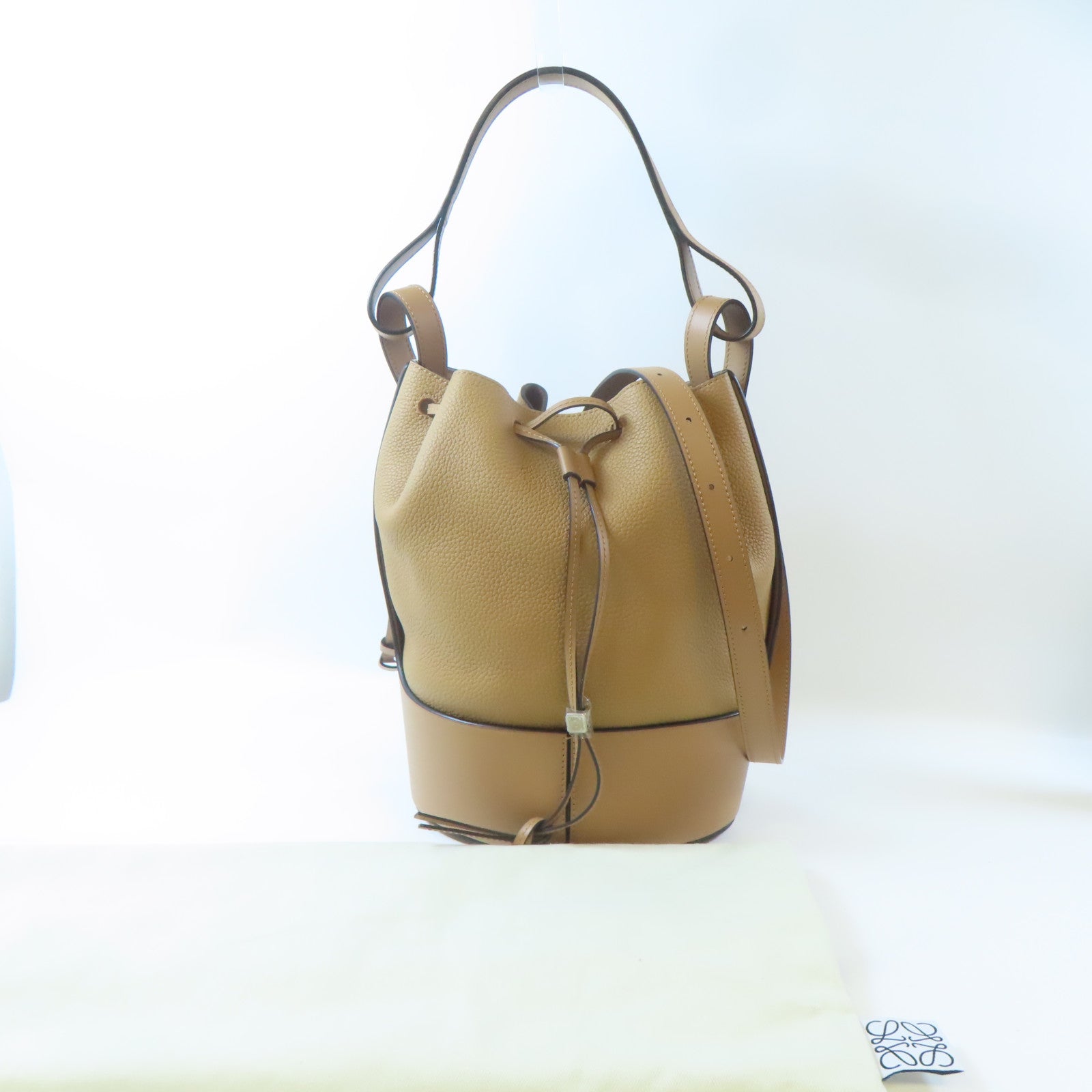 LOEWE 牛皮皮革Balloon Bag銀扣手挽肩背兩用袋啡色