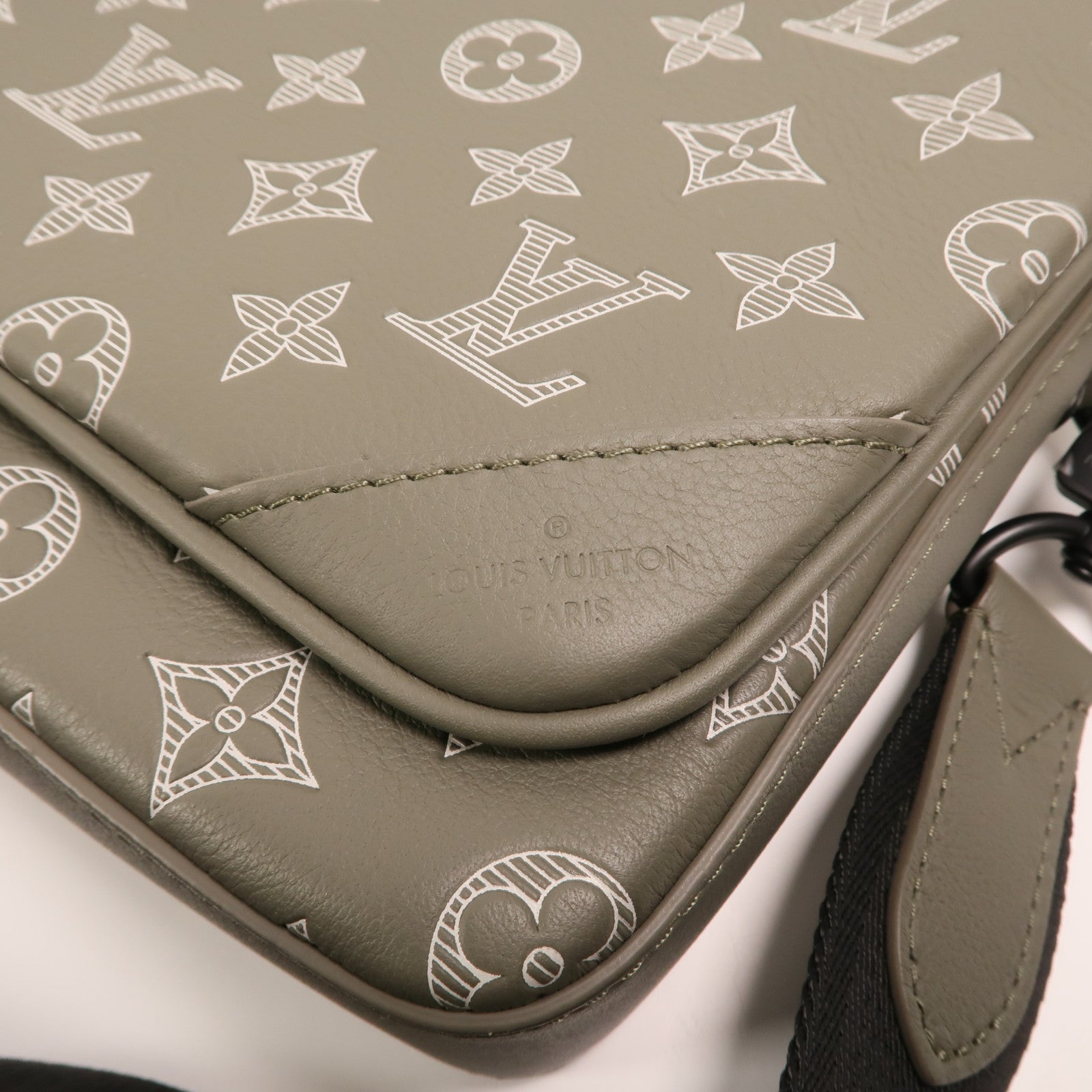 LOUIS VUITTON 【激減優惠】Monogram Shadow Trio Messenger肩背袋