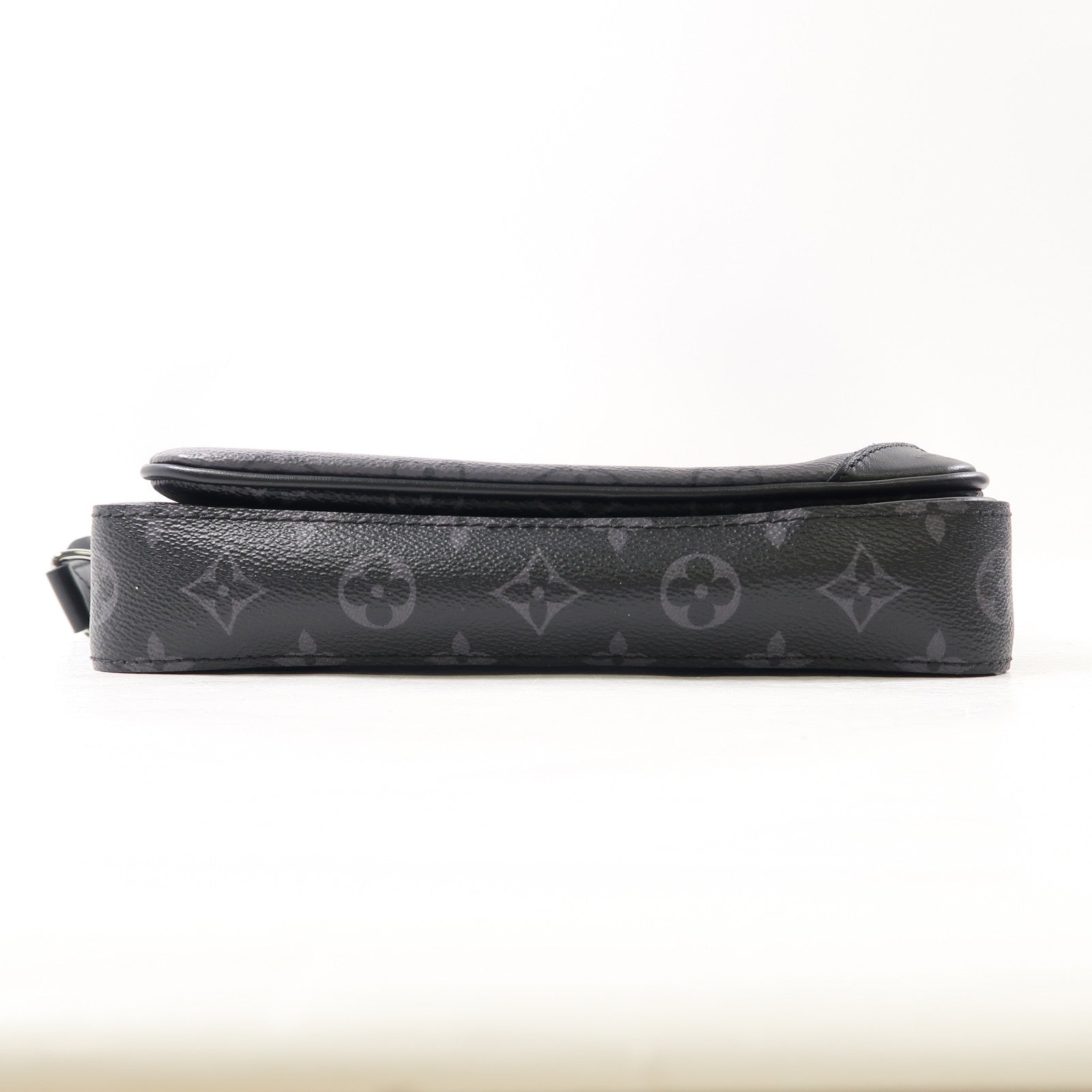 LOUIS VUITTON Monogram Eclipse Trio Messenger銀扣肩背袋黑色