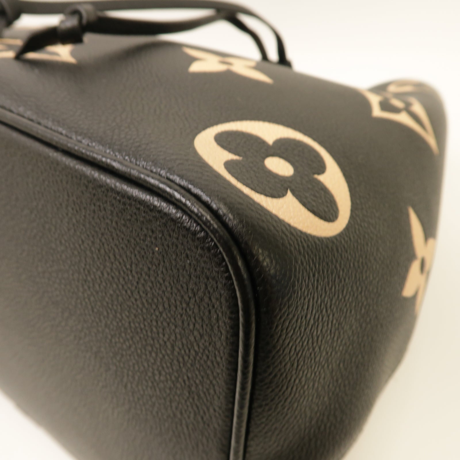 LOUIS VUITTON Monogram Empreinte Neo Noe MM金扣手挽肩背兩用袋黒色