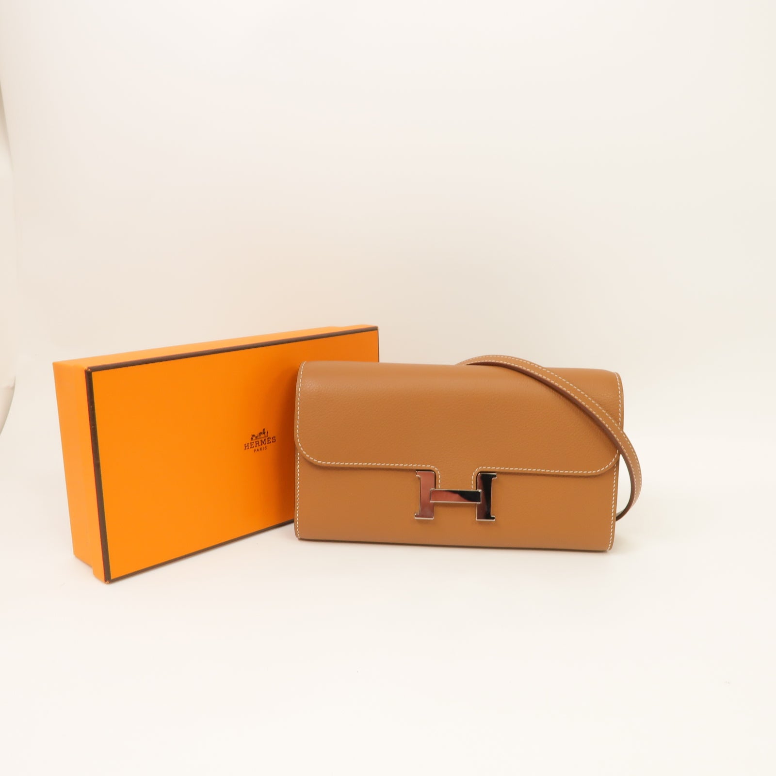 HERMES Evercolor皮革Constance To Go Shoulder Bag銀扣肩背袋經典駝色