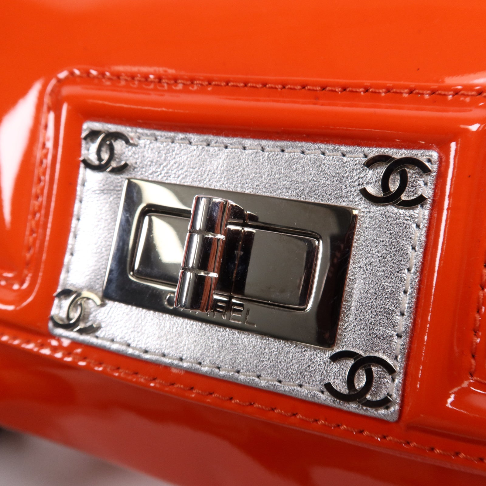 CHANEL 【激減優惠】漆皮皮革Chain Shoulder Bag銀扣肩背袋