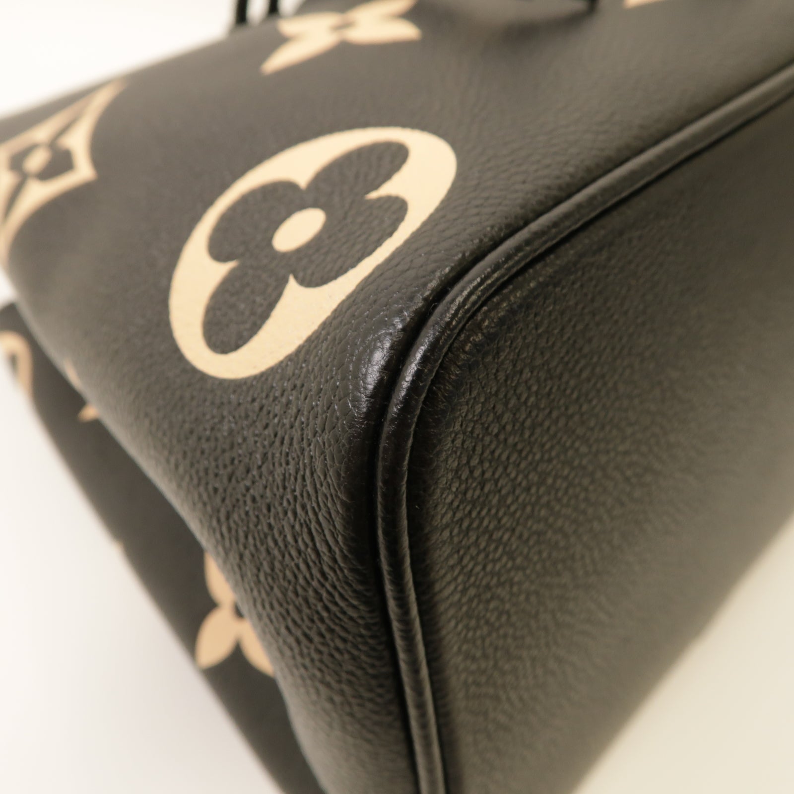 LOUIS VUITTON Monogram Empreinte Neo Noe MM金扣手挽肩背兩用袋黒色