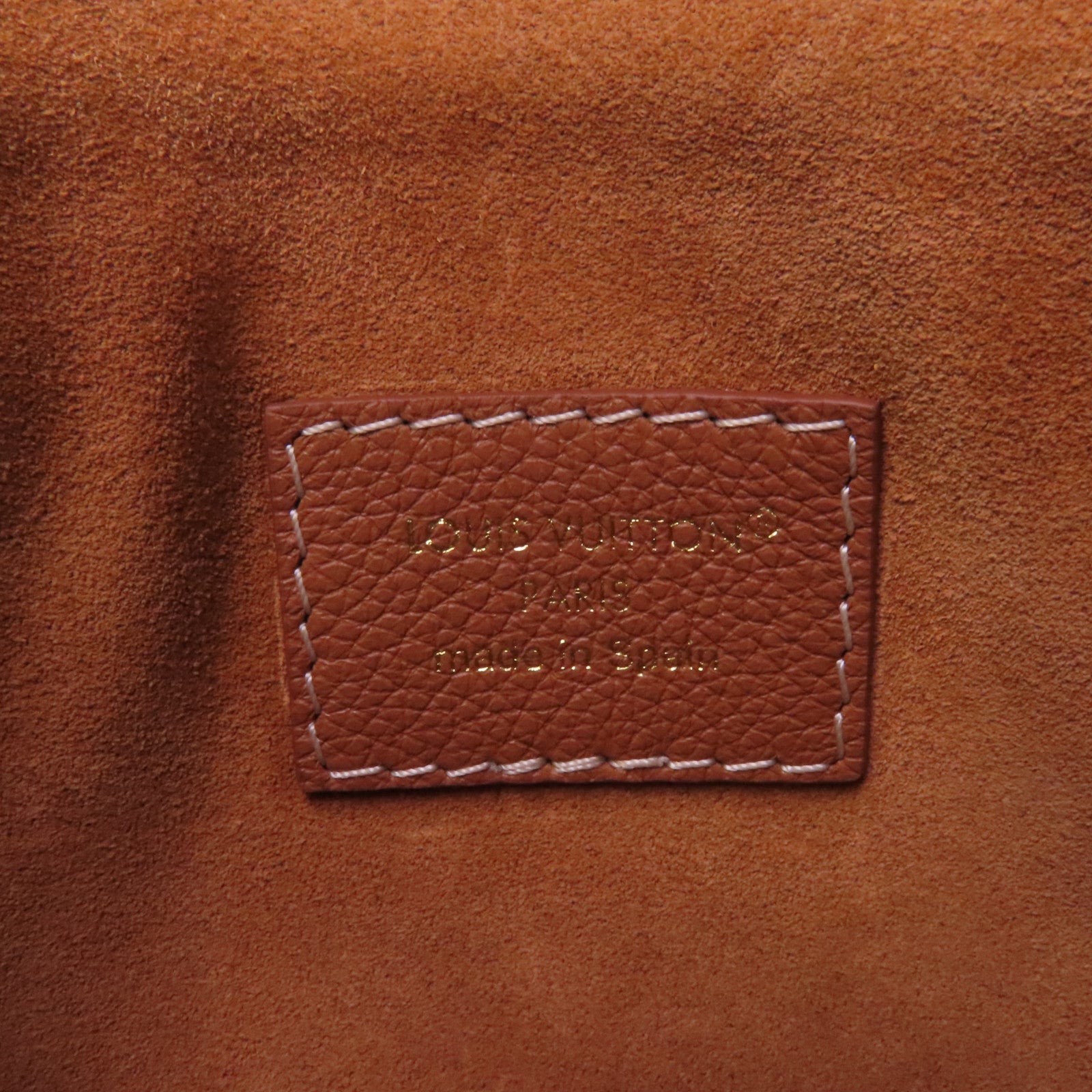 LOUIS VUITTON 【激減優惠】牛皮皮革Low Key Messenger金扣肩背袋