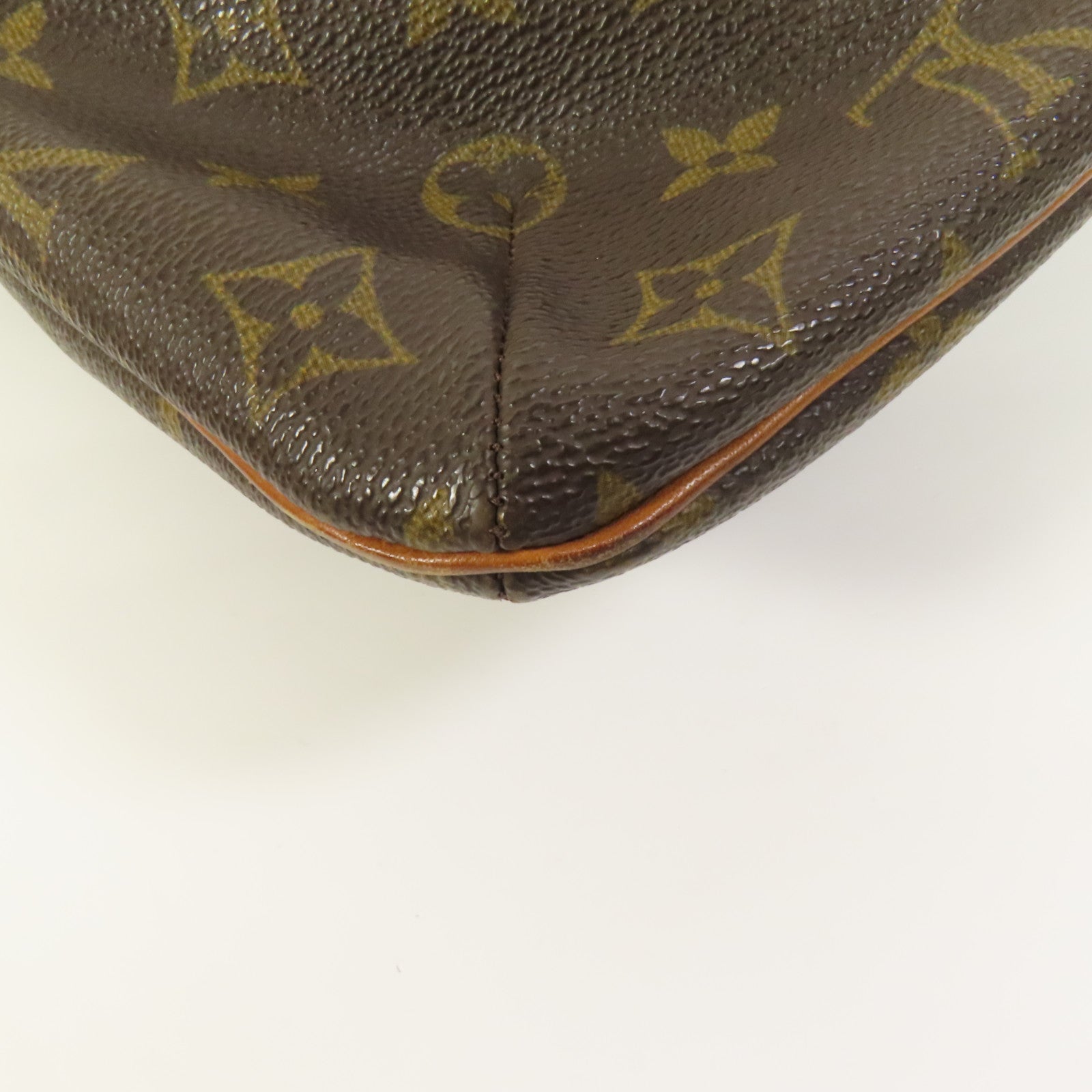LOUIS VUITTON Monogram Musette金扣肩背袋