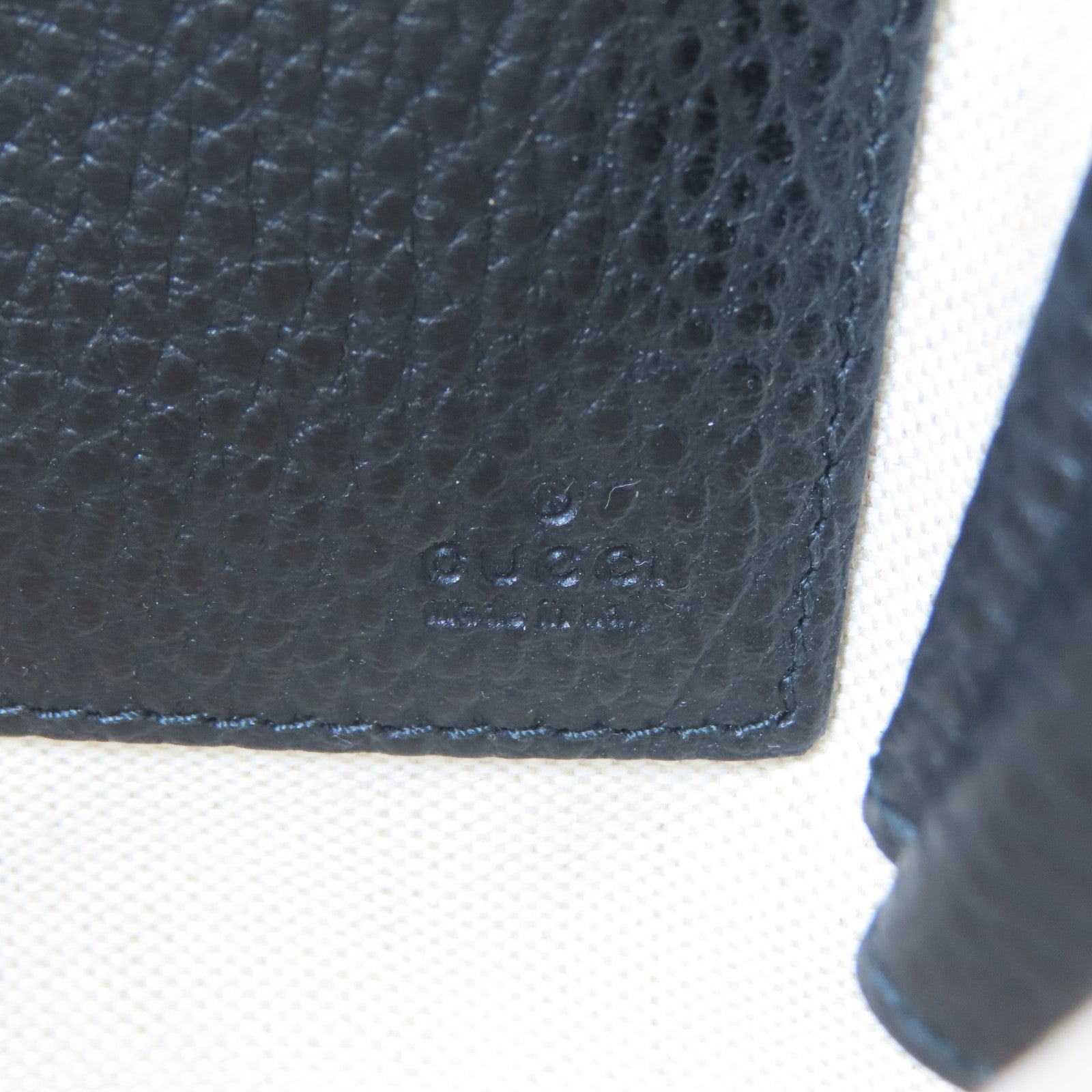 GUCCI 牛皮皮革Pouch金扣手拿包黑色